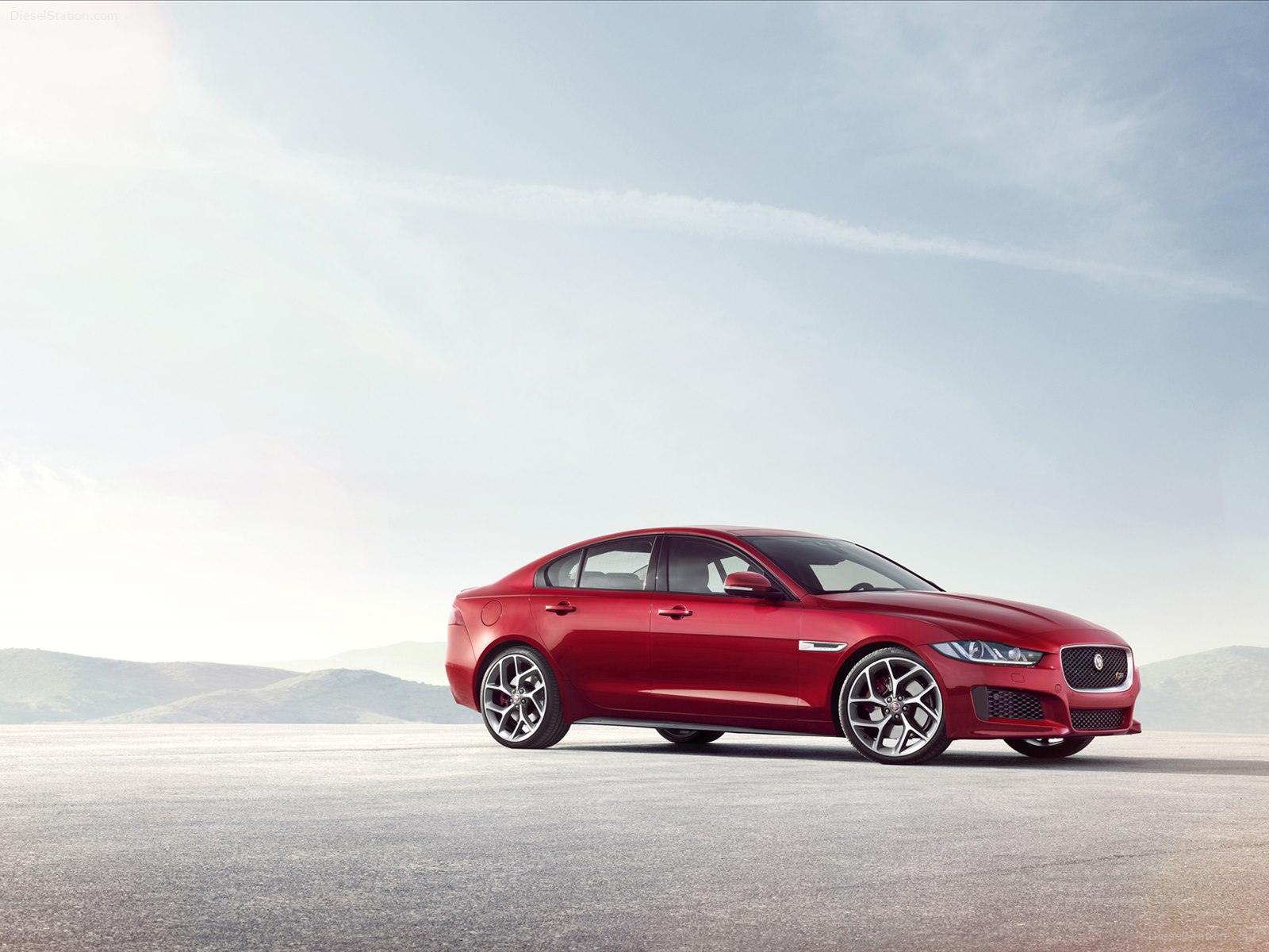 Jaguar XE S 2016