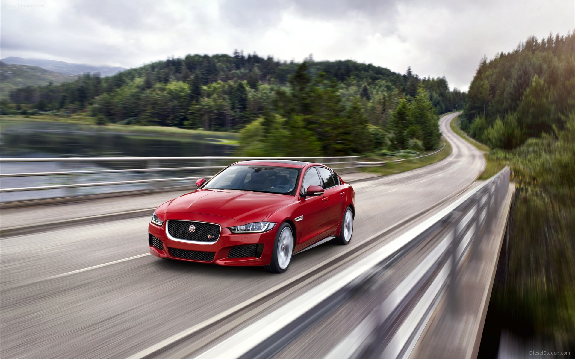 Jaguar XE S 2016