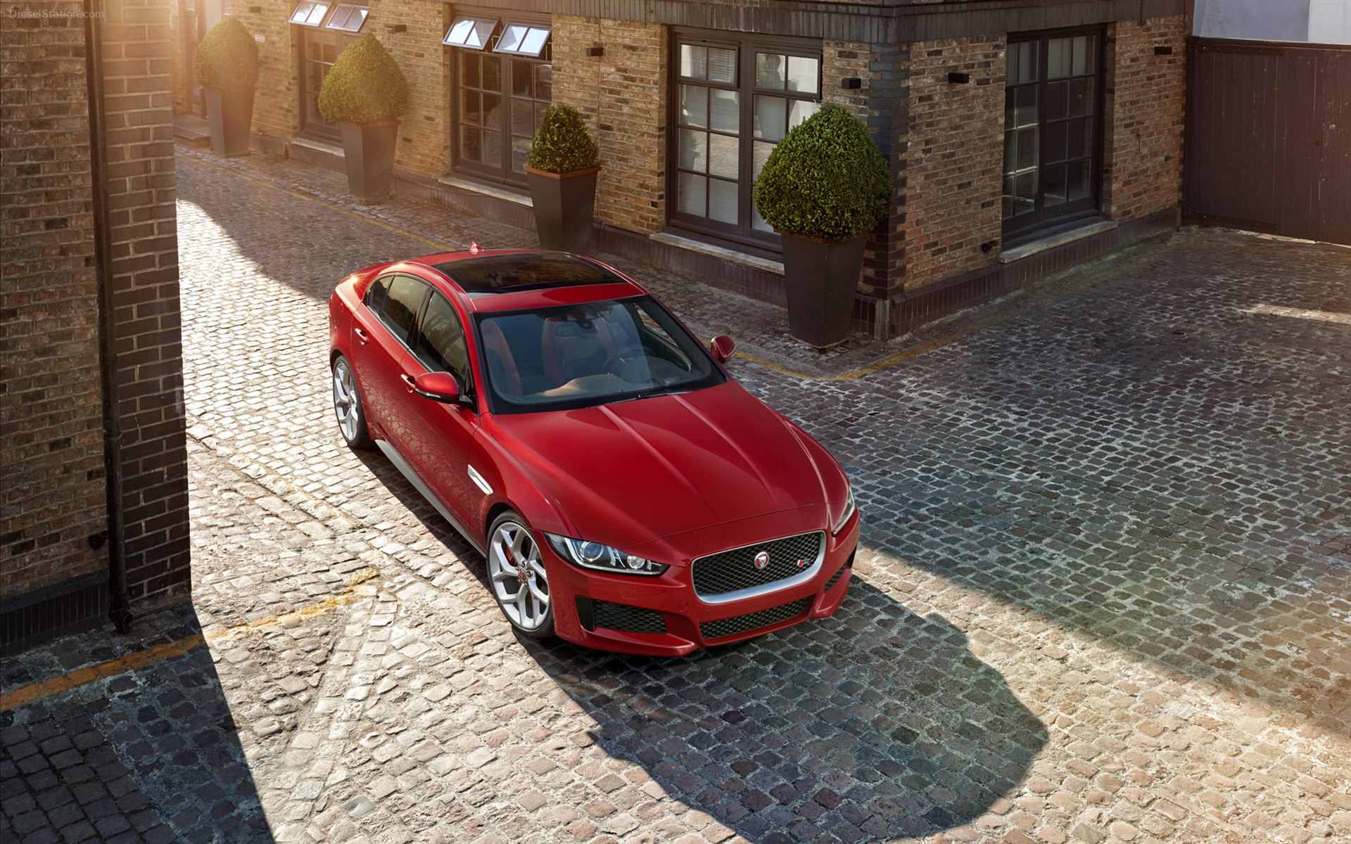 Jaguar XE S 2016