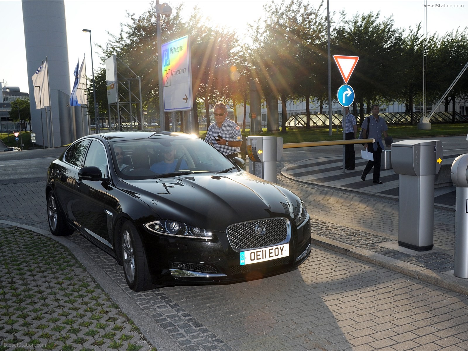 Jaguar XF 2012
