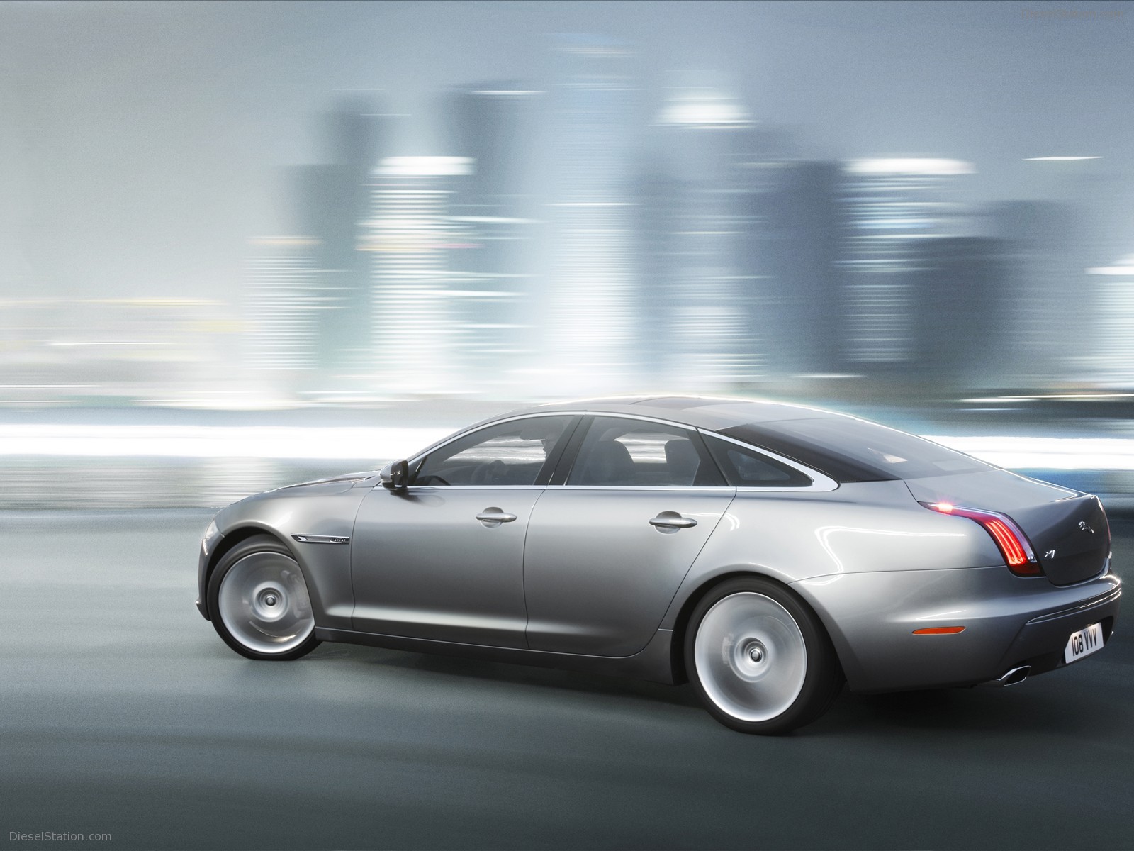 2010 - Jaguar XJ 