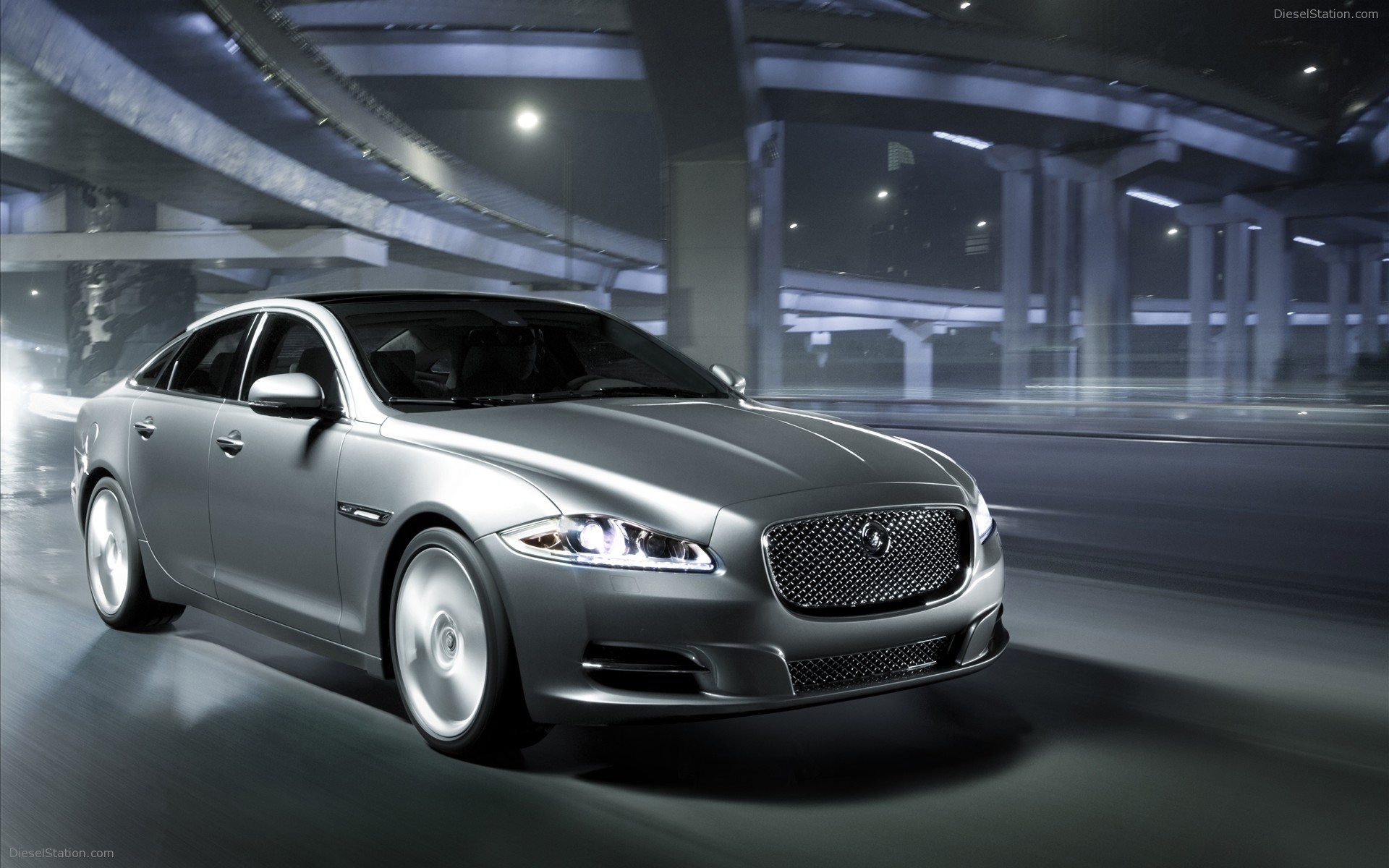 2010 - Jaguar XJ 