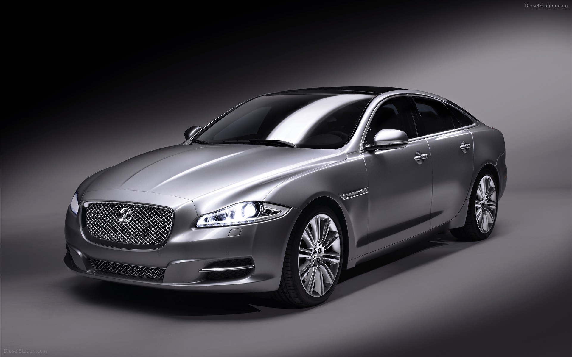 2010 - Jaguar XJ 