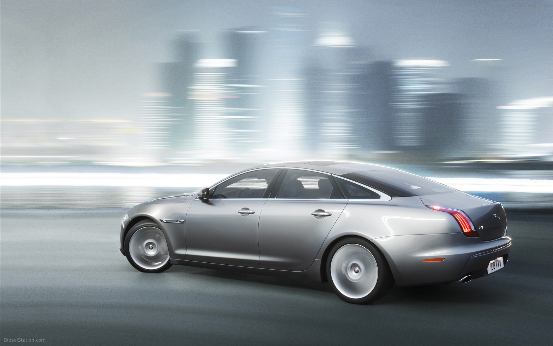 2010 - Jaguar XJ 