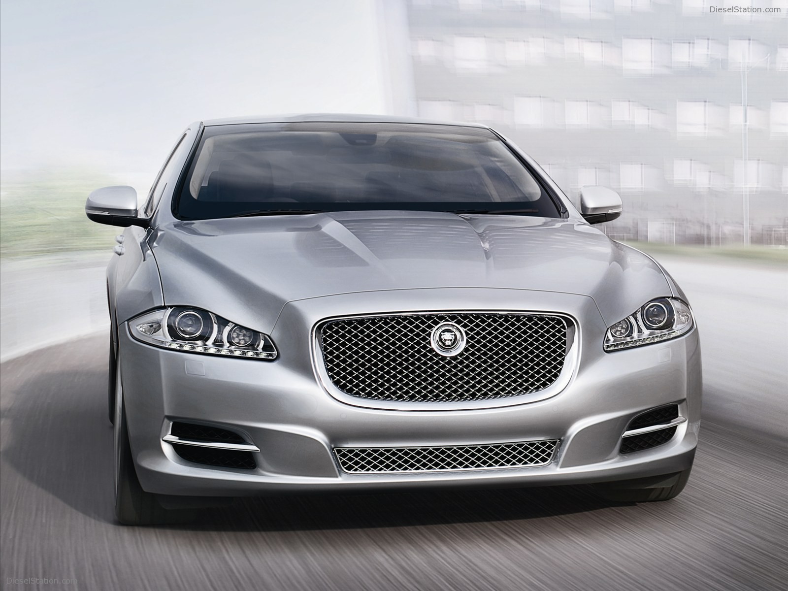 Jaguar XJ Sentinel 2011