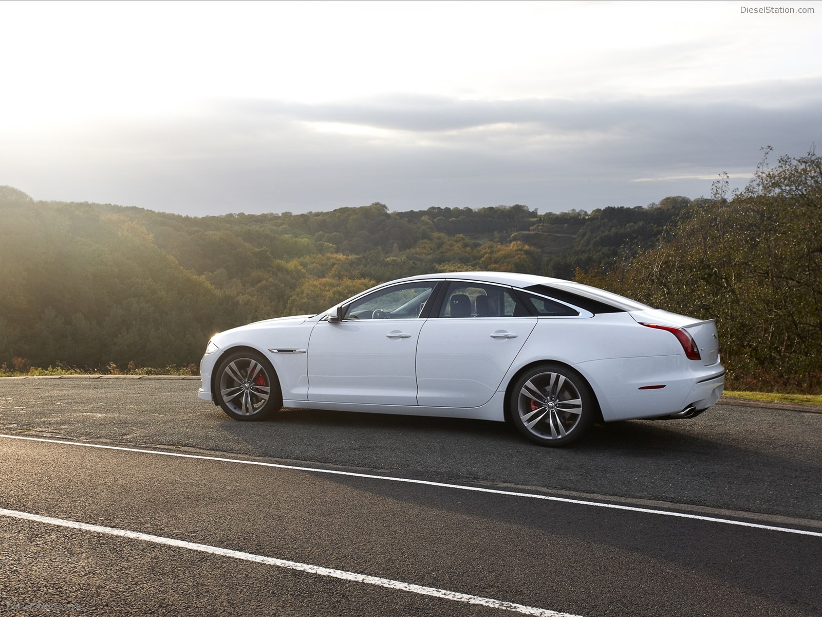 Jaguar XJ 2012 Gets Sport and Speed Packs Jaguar XJ 2012 Gets Sport and Speed Packs