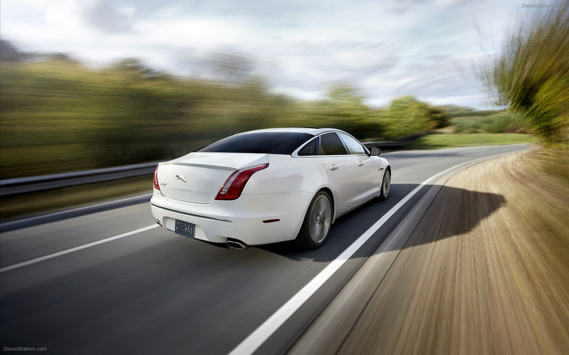 Jaguar XJ 2012 Gets Sport and Speed Packs Jaguar XJ 2012 Gets Sport and Speed Packs