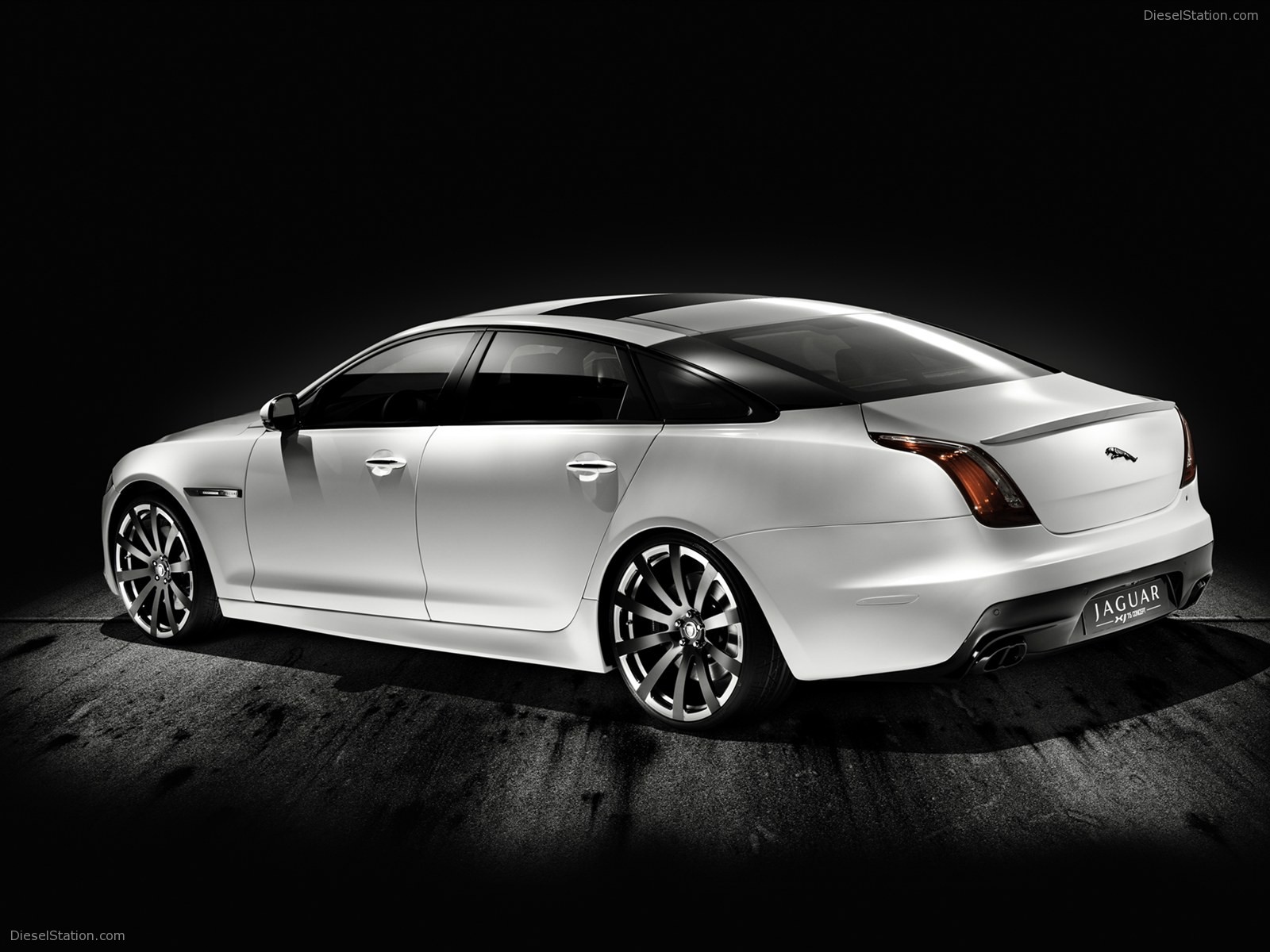 Jaguar XJ75 Platinum Design Concept 2010