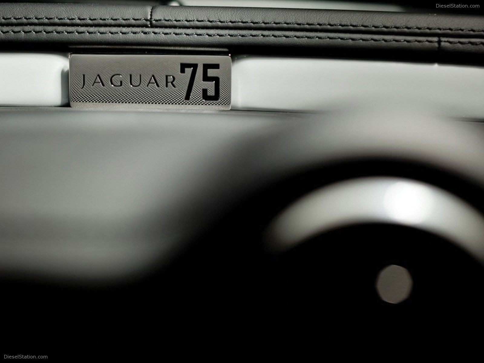 Jaguar XJ75 Platinum Design Concept 2010