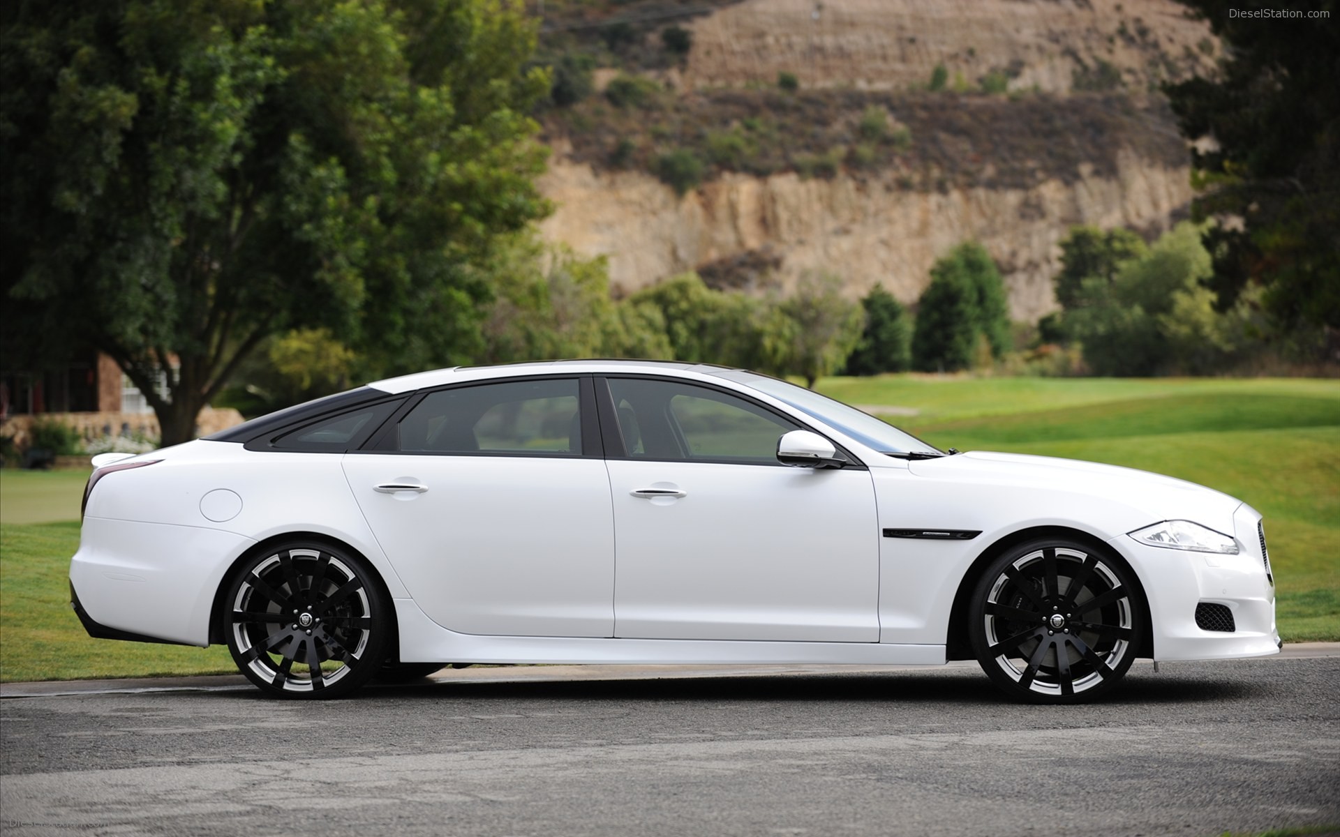 Jaguar XJ75 Platinum Design Concept 2010