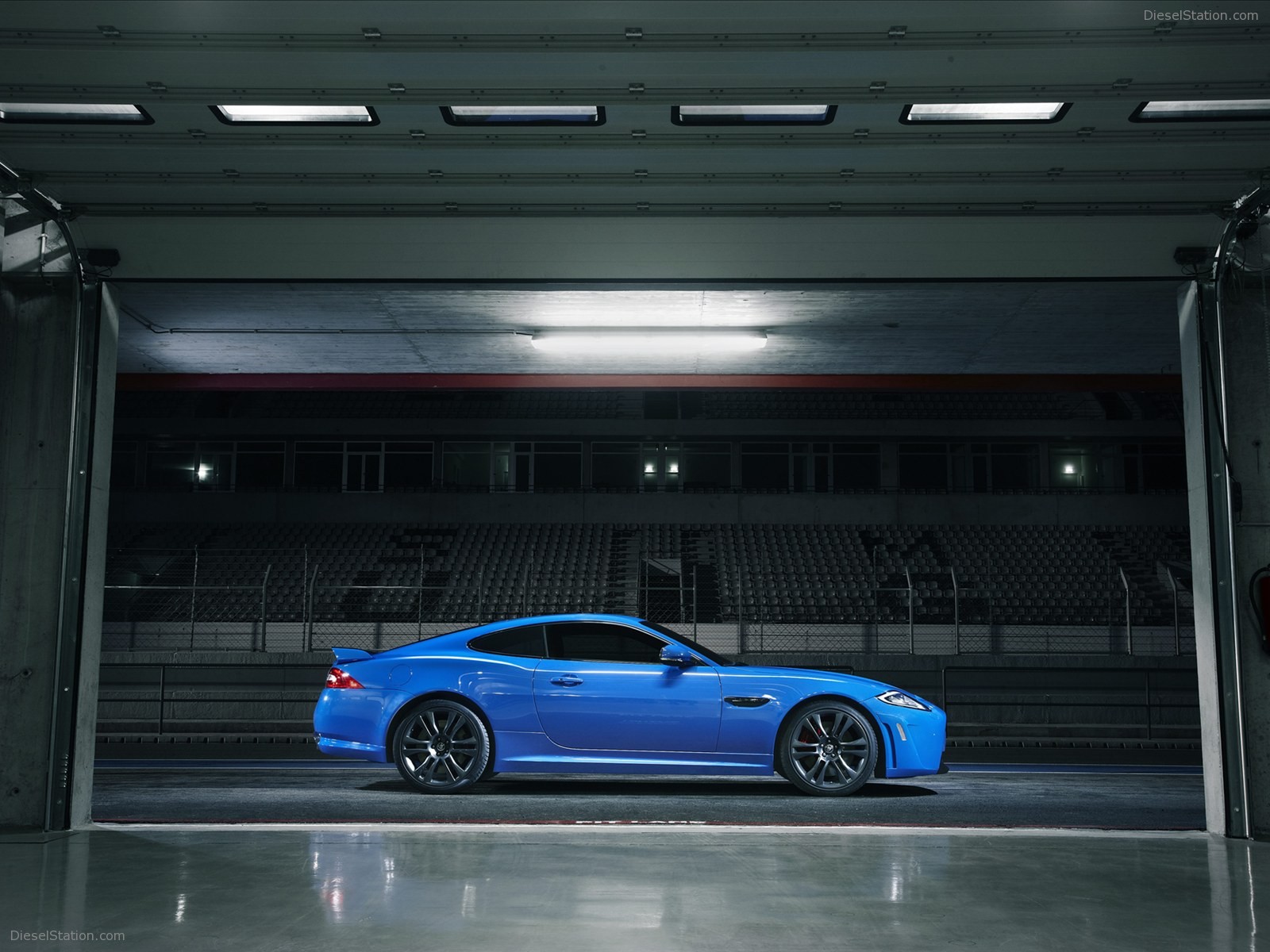 Jaguar XKR-S 2011