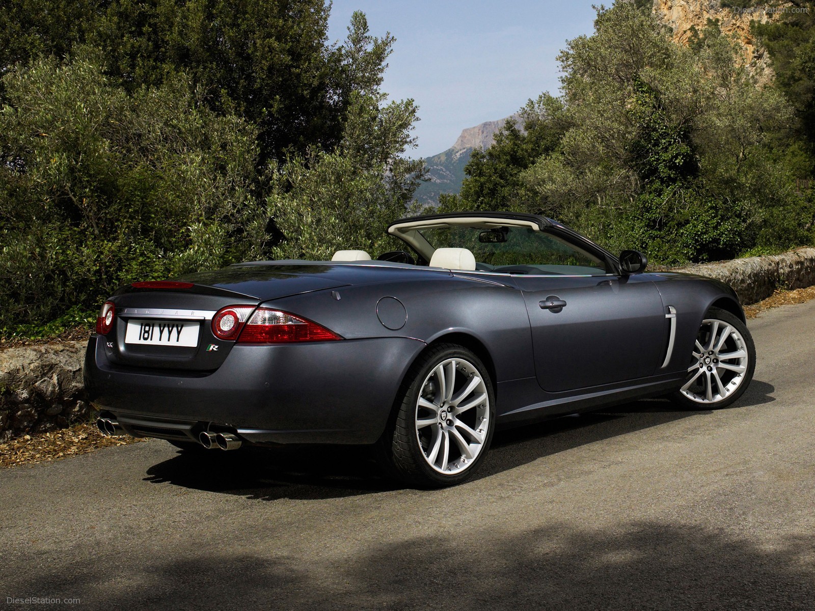Jaguar XKR