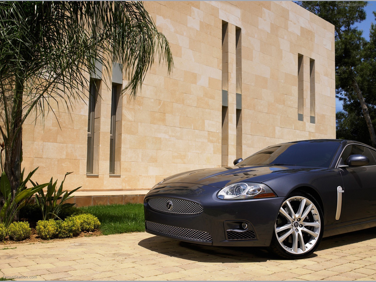 Jaguar XKR