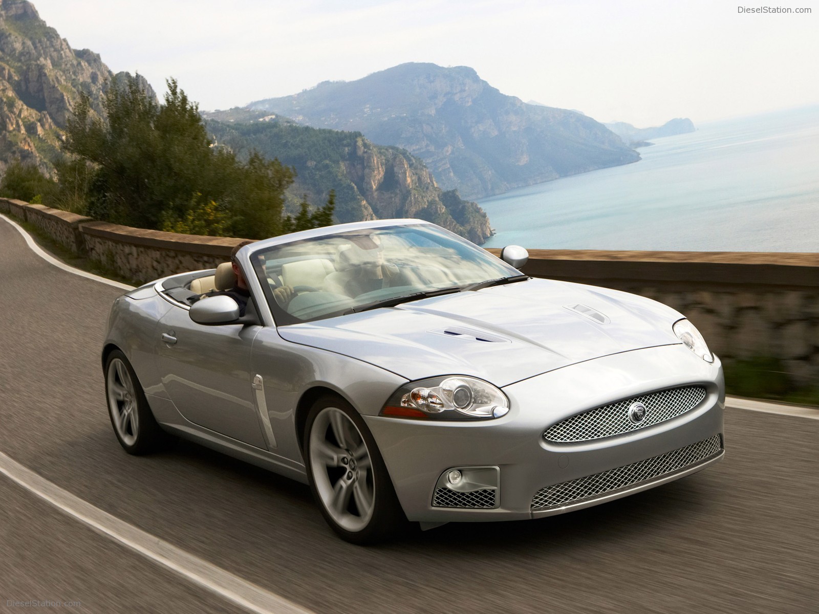Jaguar XKR