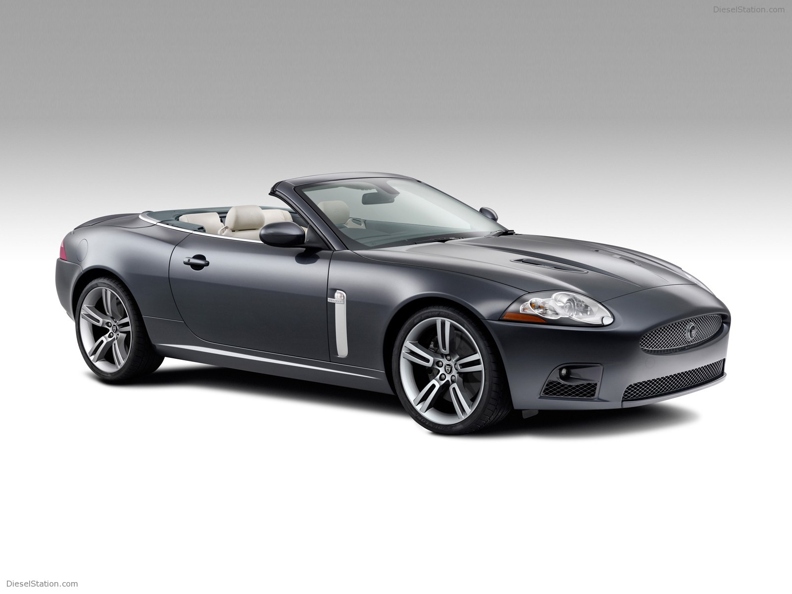 Jaguar XKR