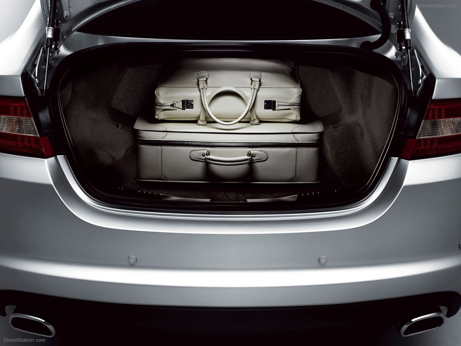 Jaguar XF (2009)