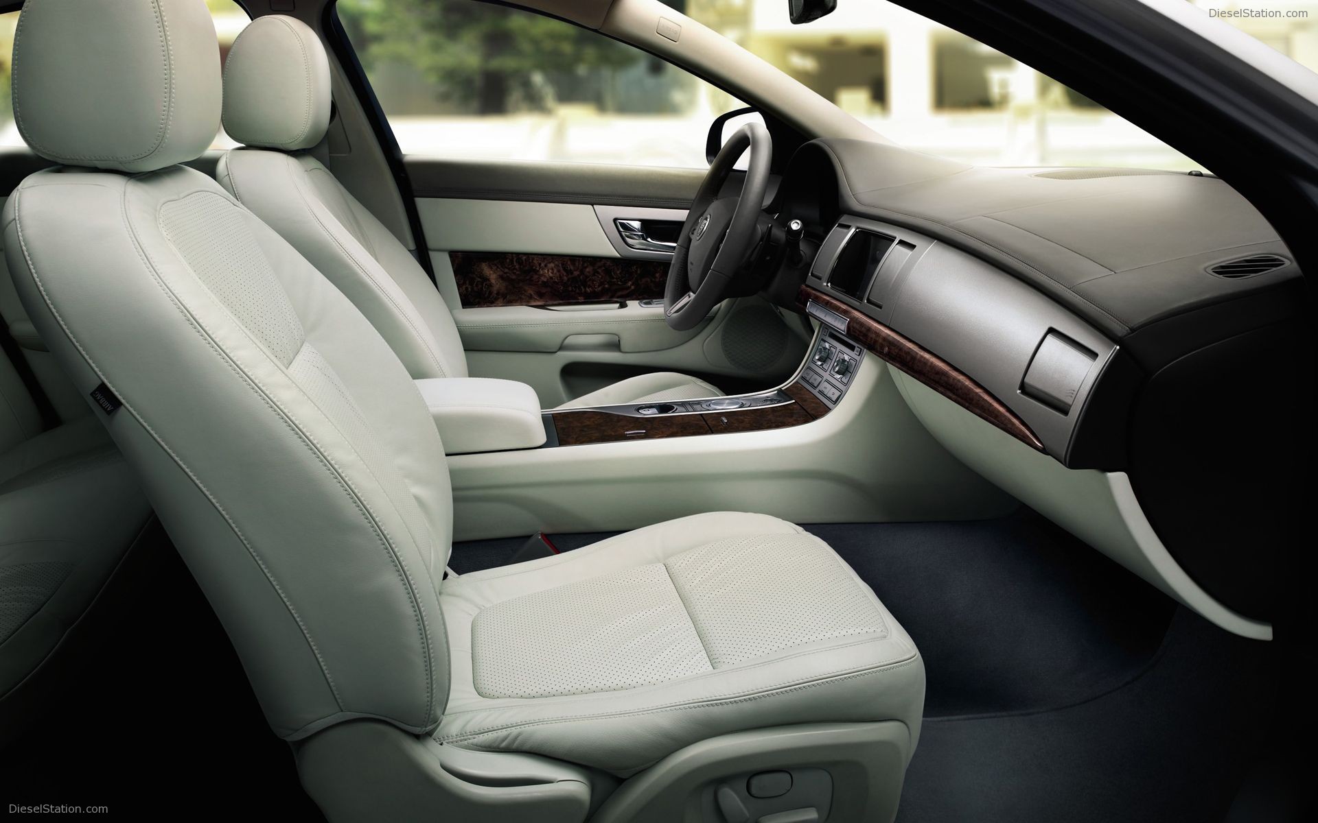 Jaguar XF (2009)