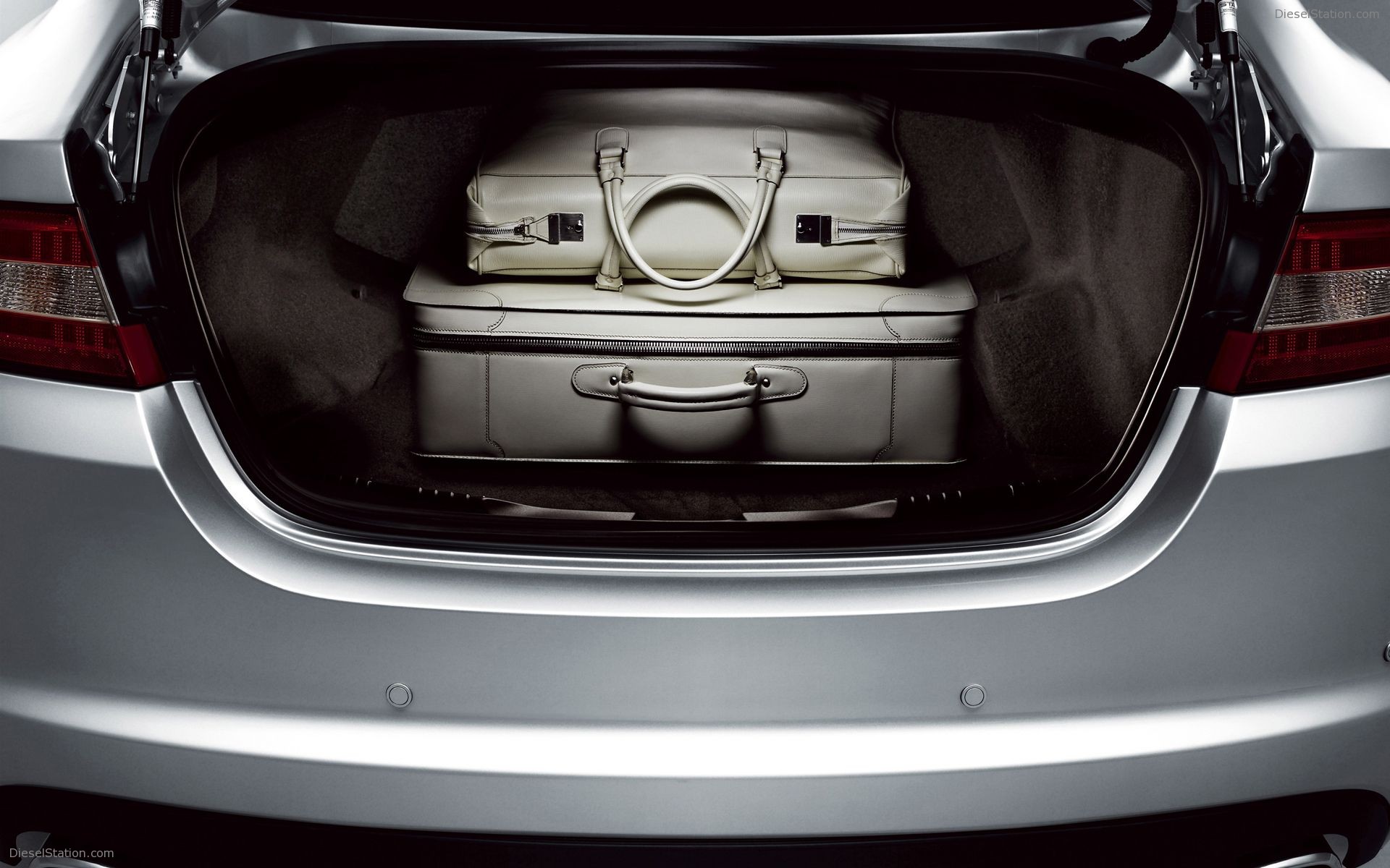 Jaguar XF (2009)