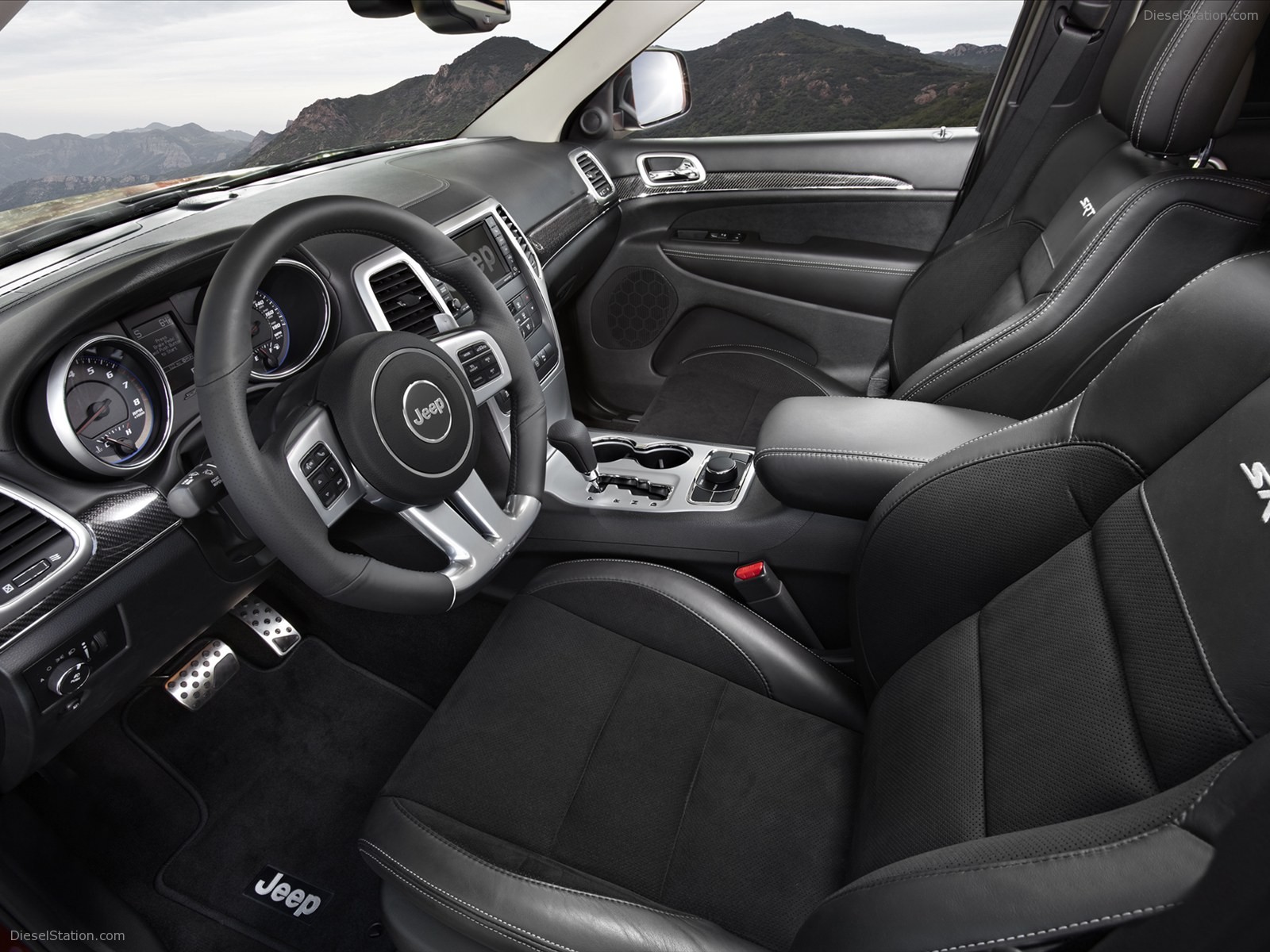 Jeep Grand Cherokee SRT8 2012