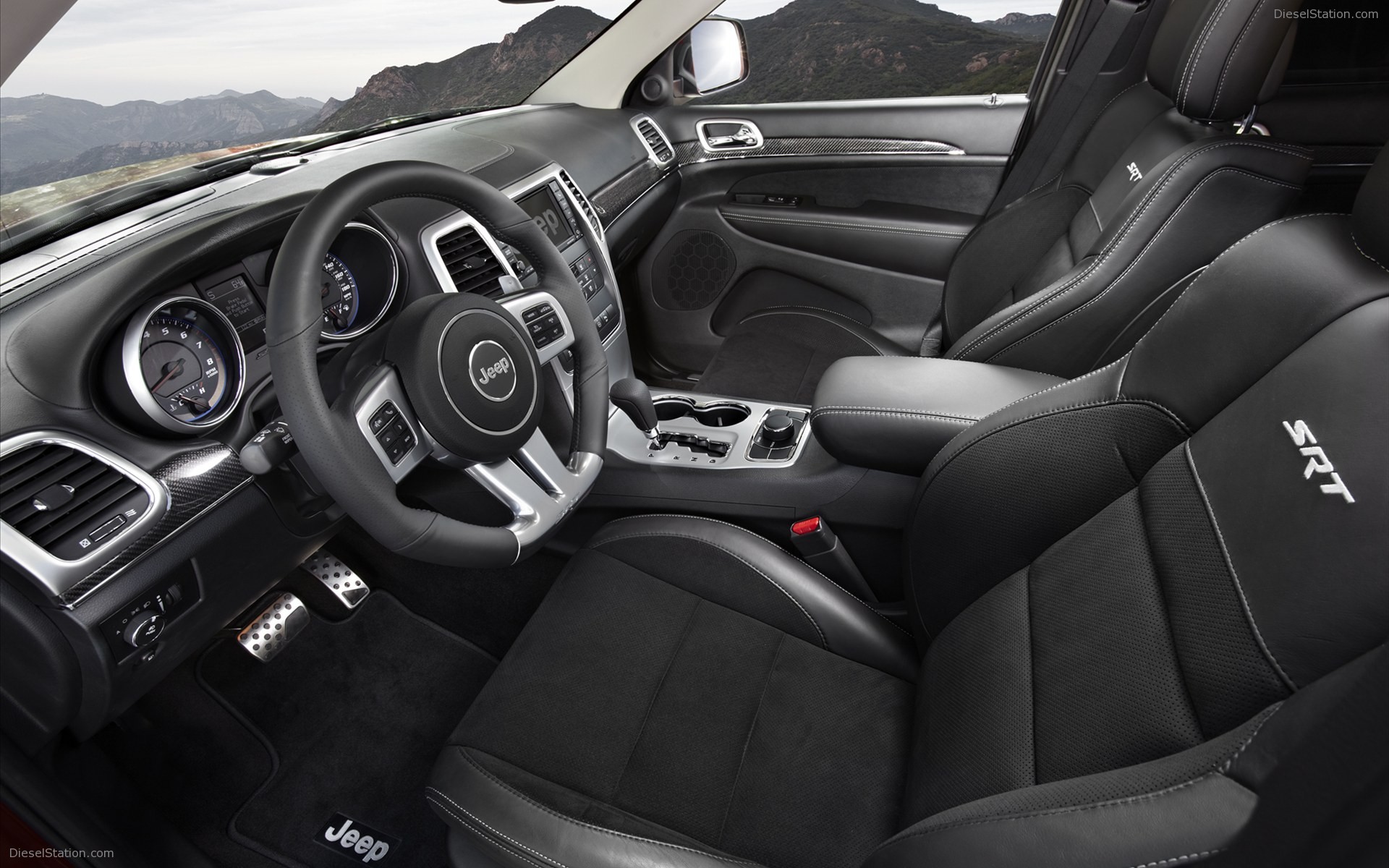 Jeep Grand Cherokee SRT8 2012