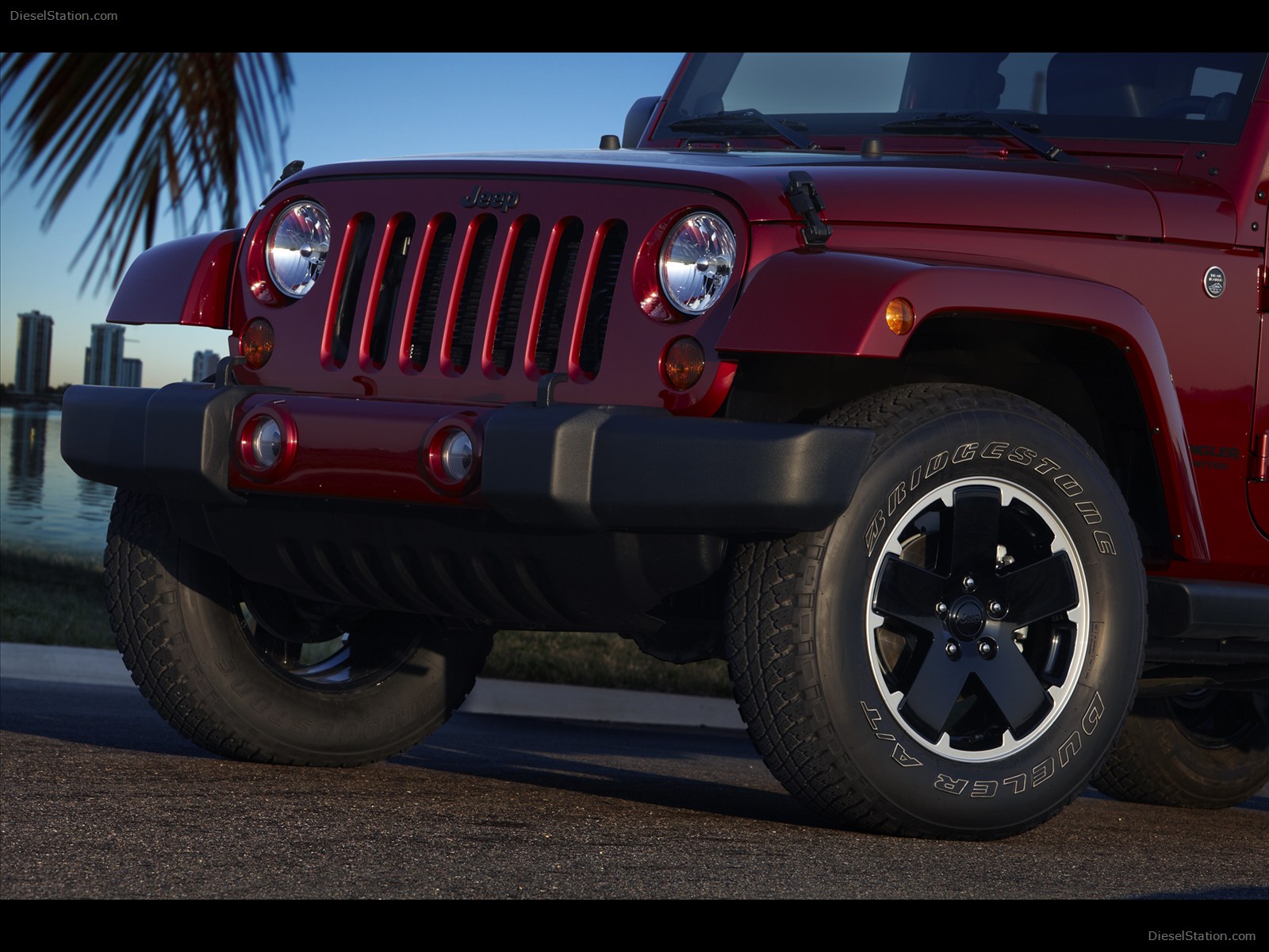 Jeep Wrangler Unlimited Altitude 2012