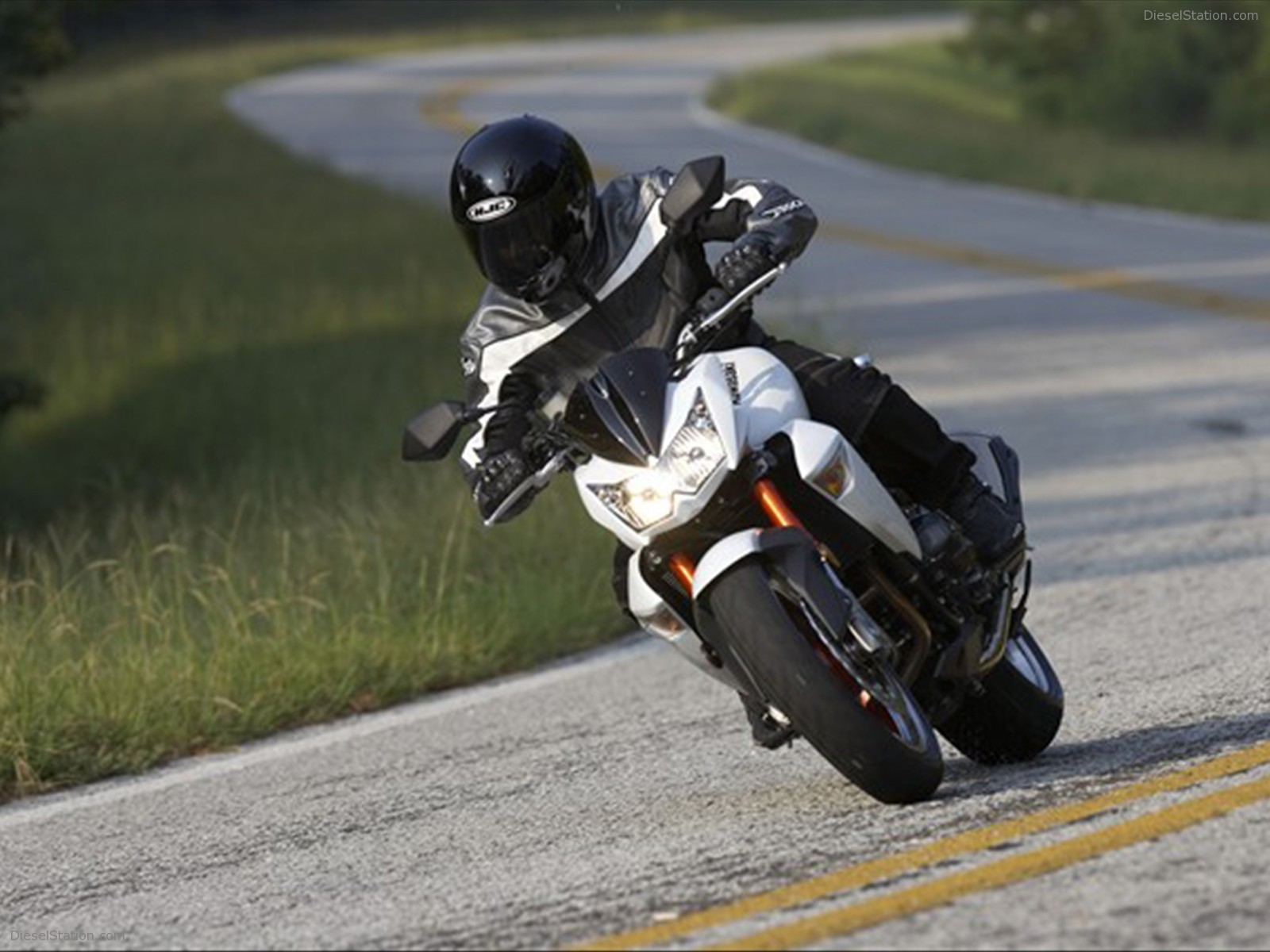 KAWASAKI Z1000