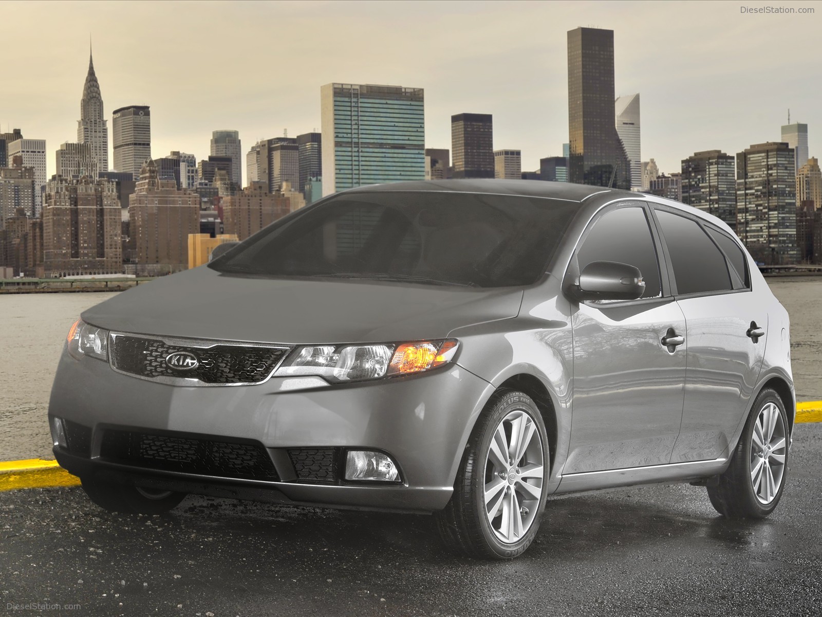 Kia Forte 5 Door Hatchback 2011