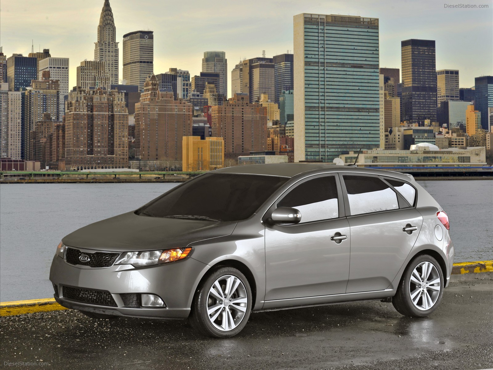 Kia Forte 5 Door Hatchback 2011