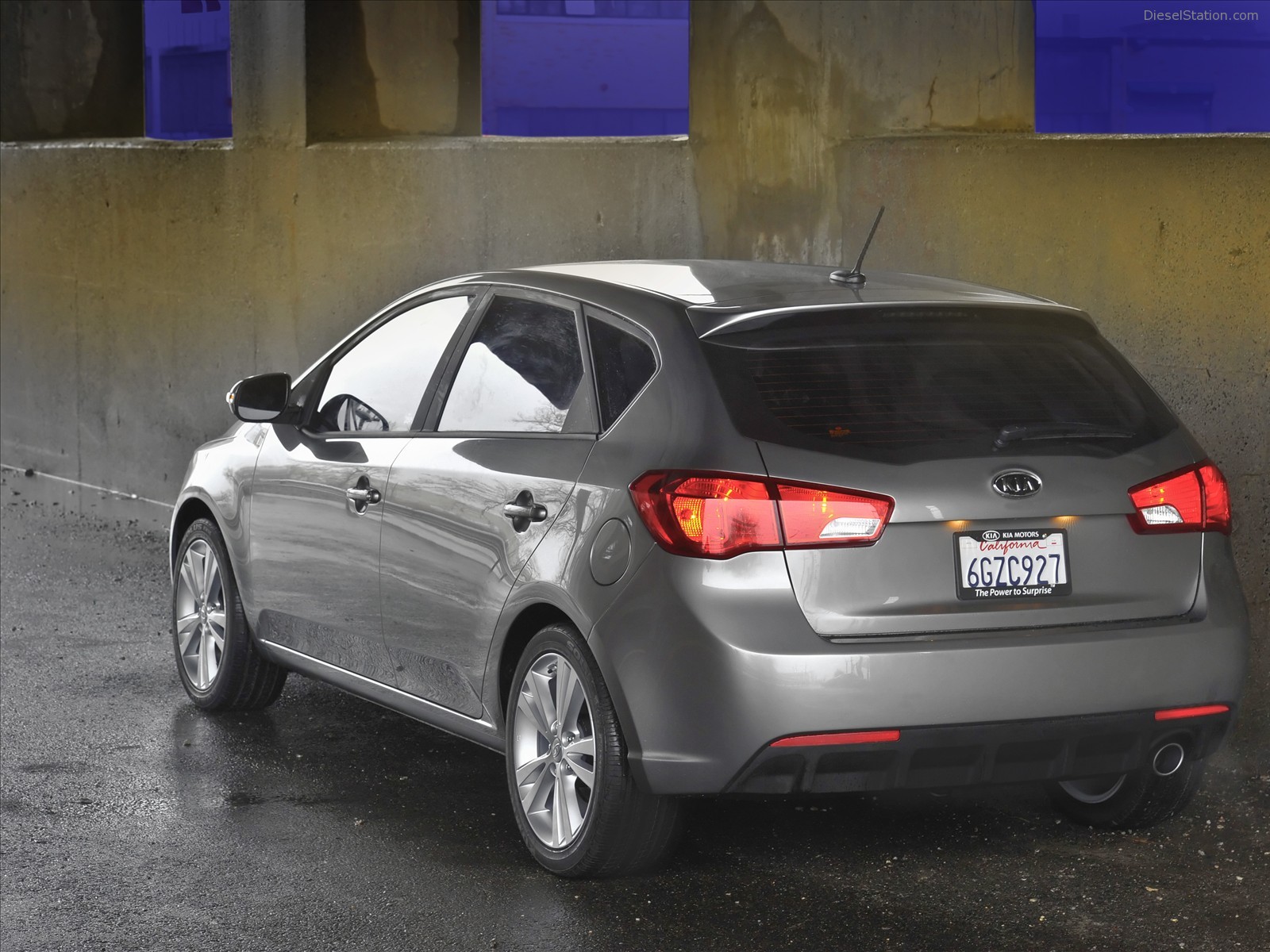 Kia Forte 5 Door Hatchback 2011