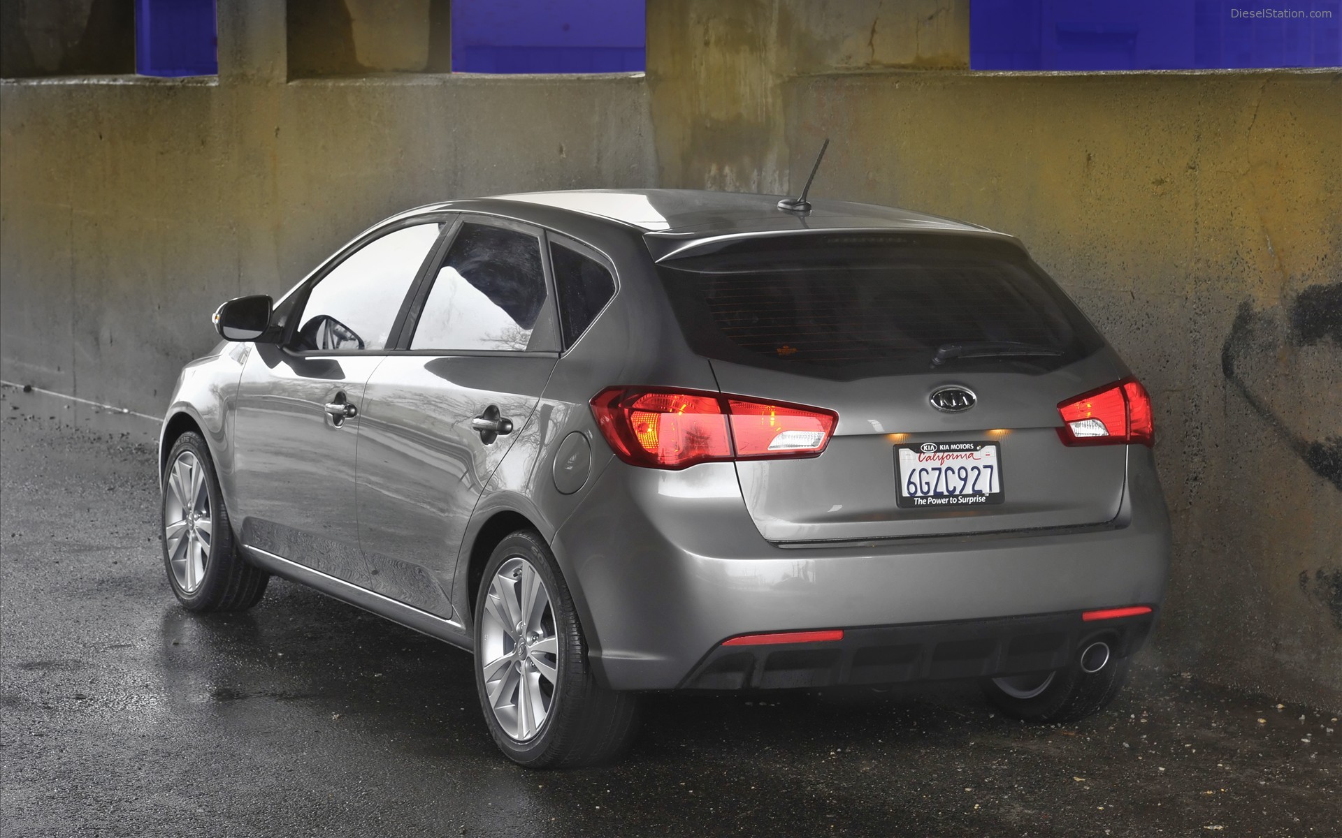 Kia Forte 5 Door Hatchback 2011