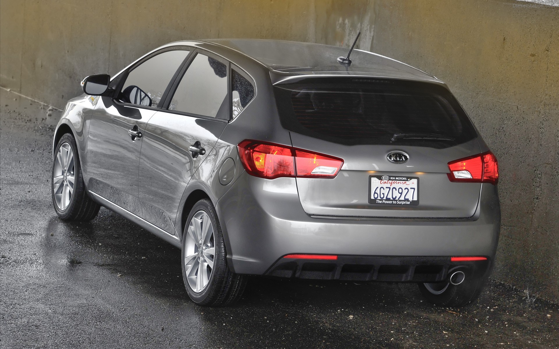 Kia Forte 5 Door Hatchback 2011
