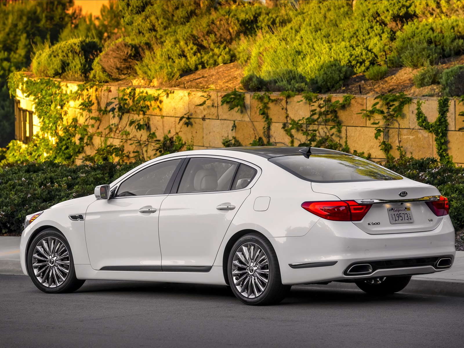 Kia K900 2014