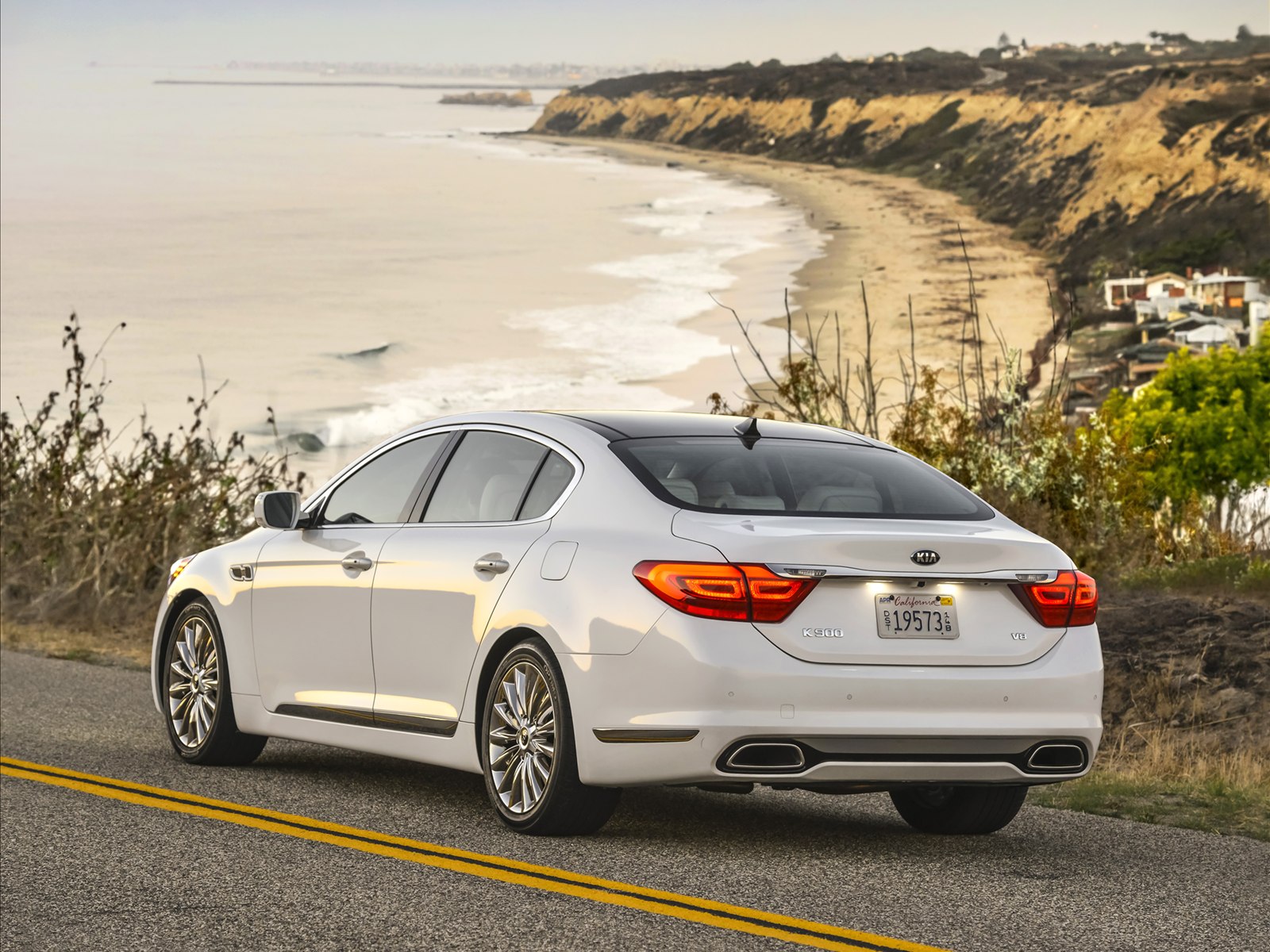Kia K900 2014