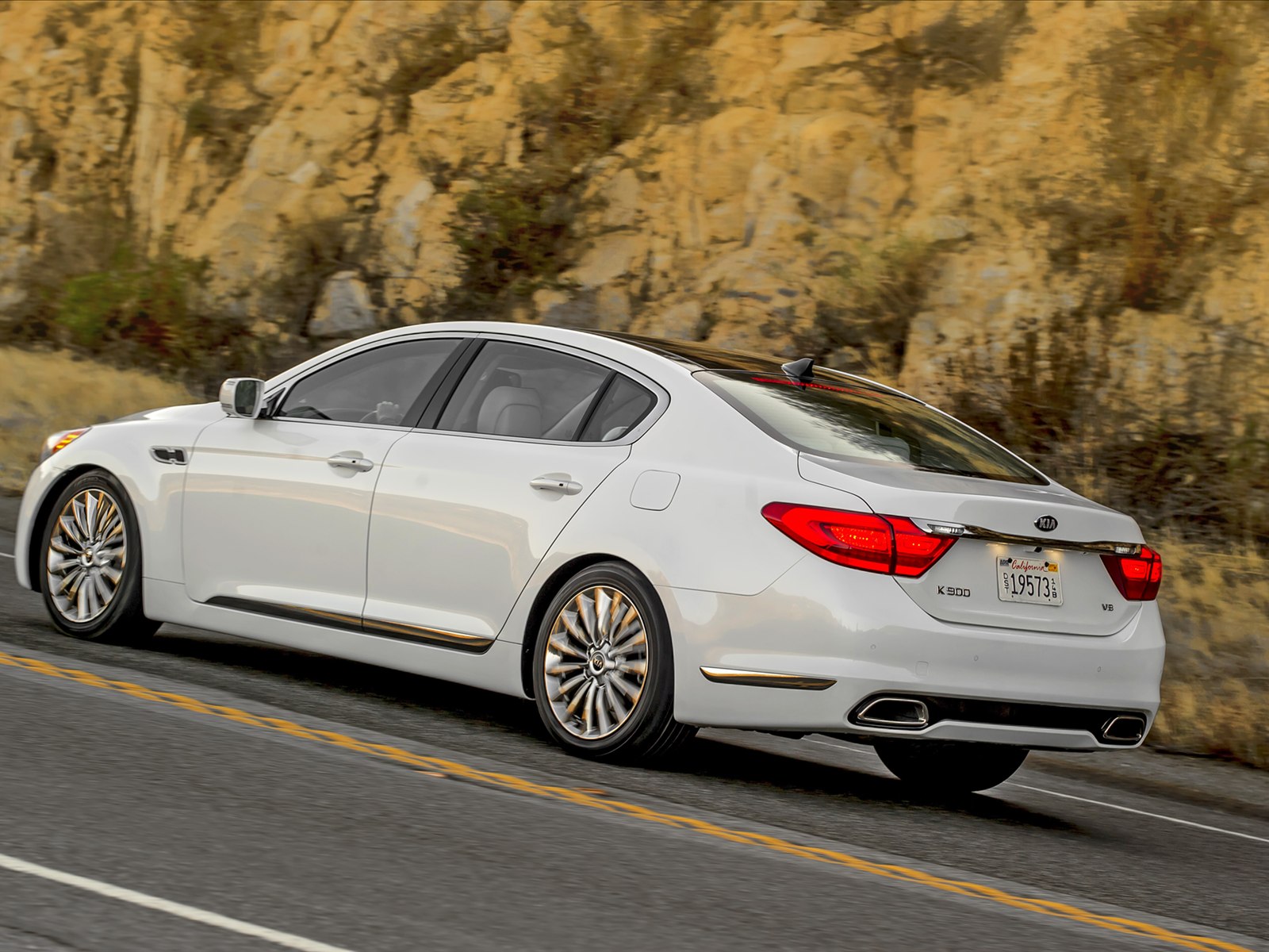 Kia K900 2014