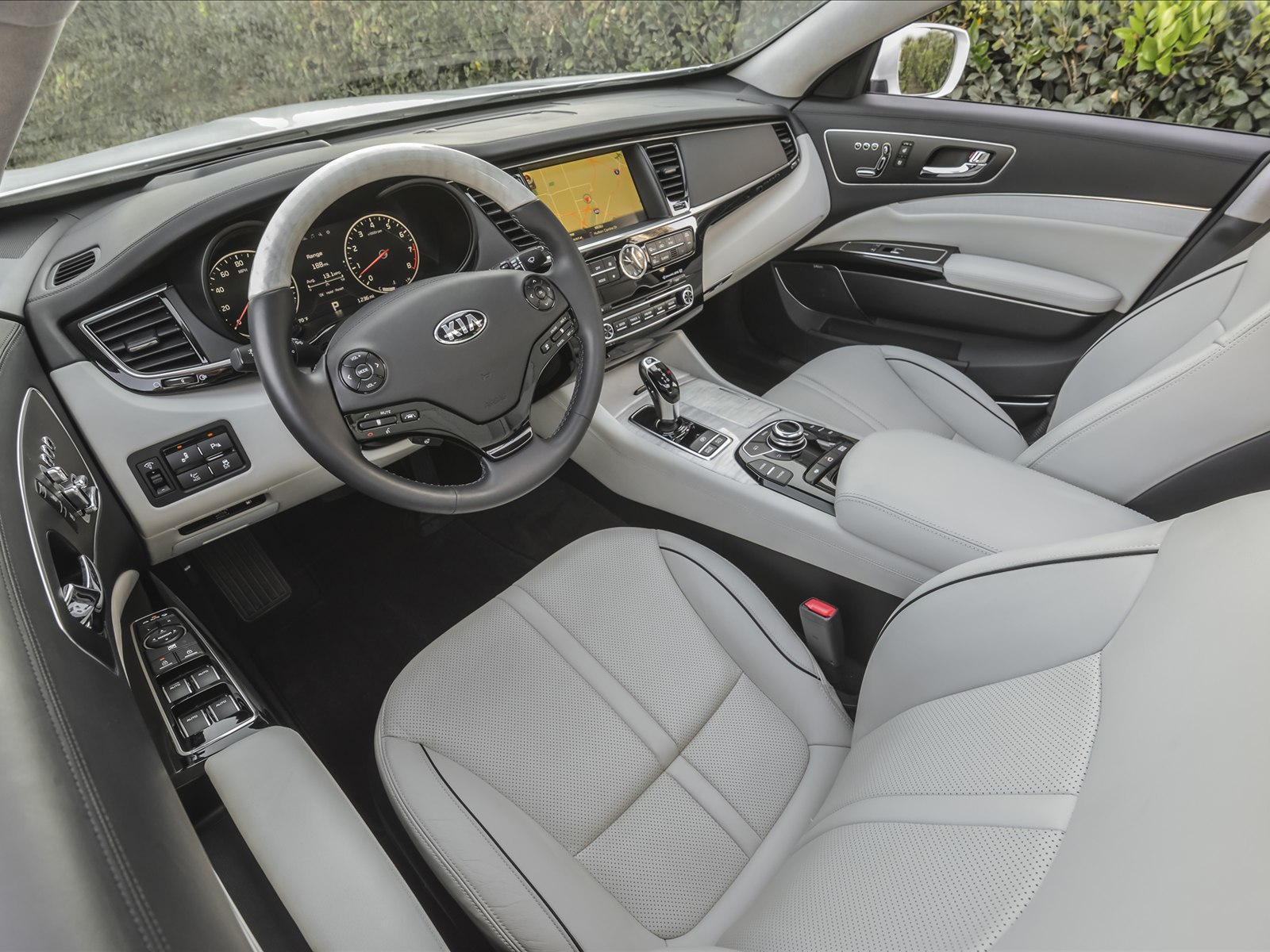 Kia K900 2014