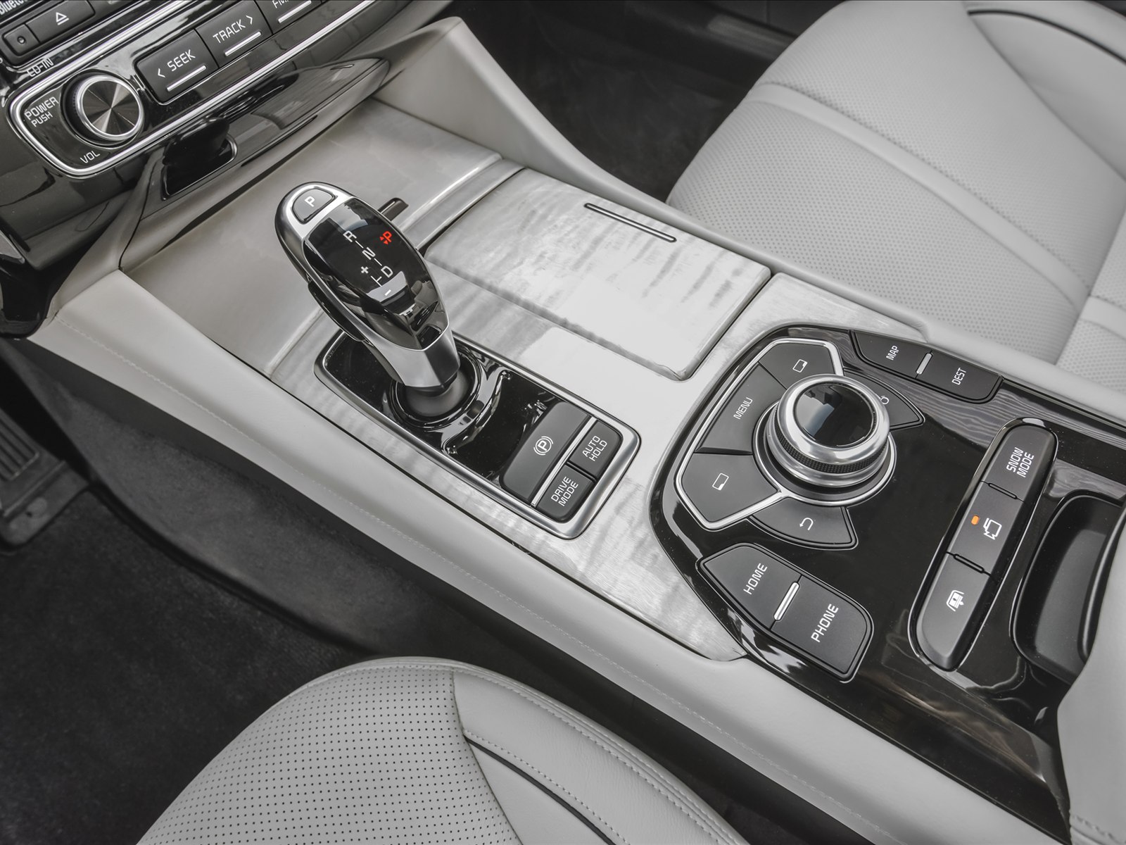 Kia K900 2014