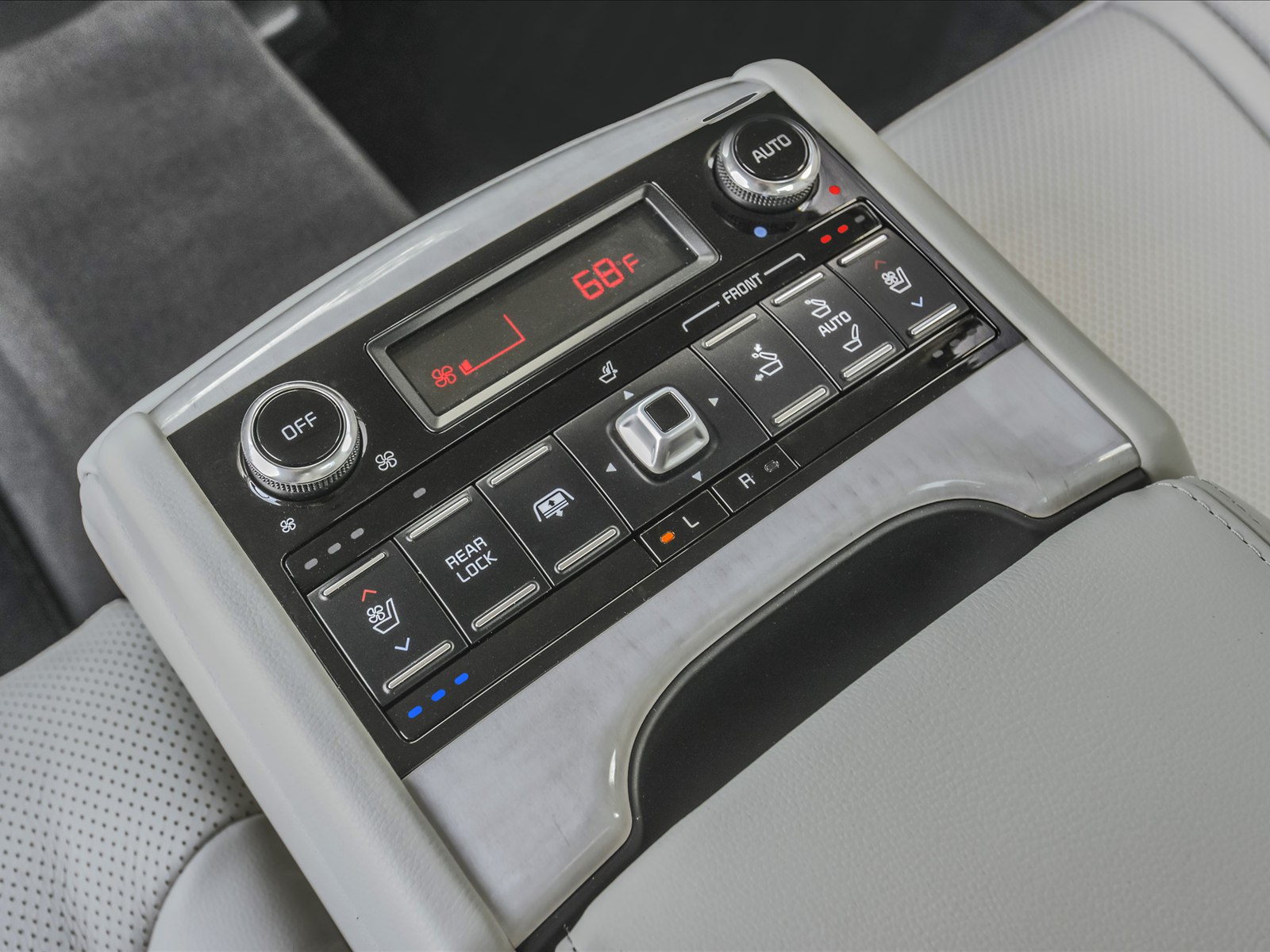 Kia K900 2014