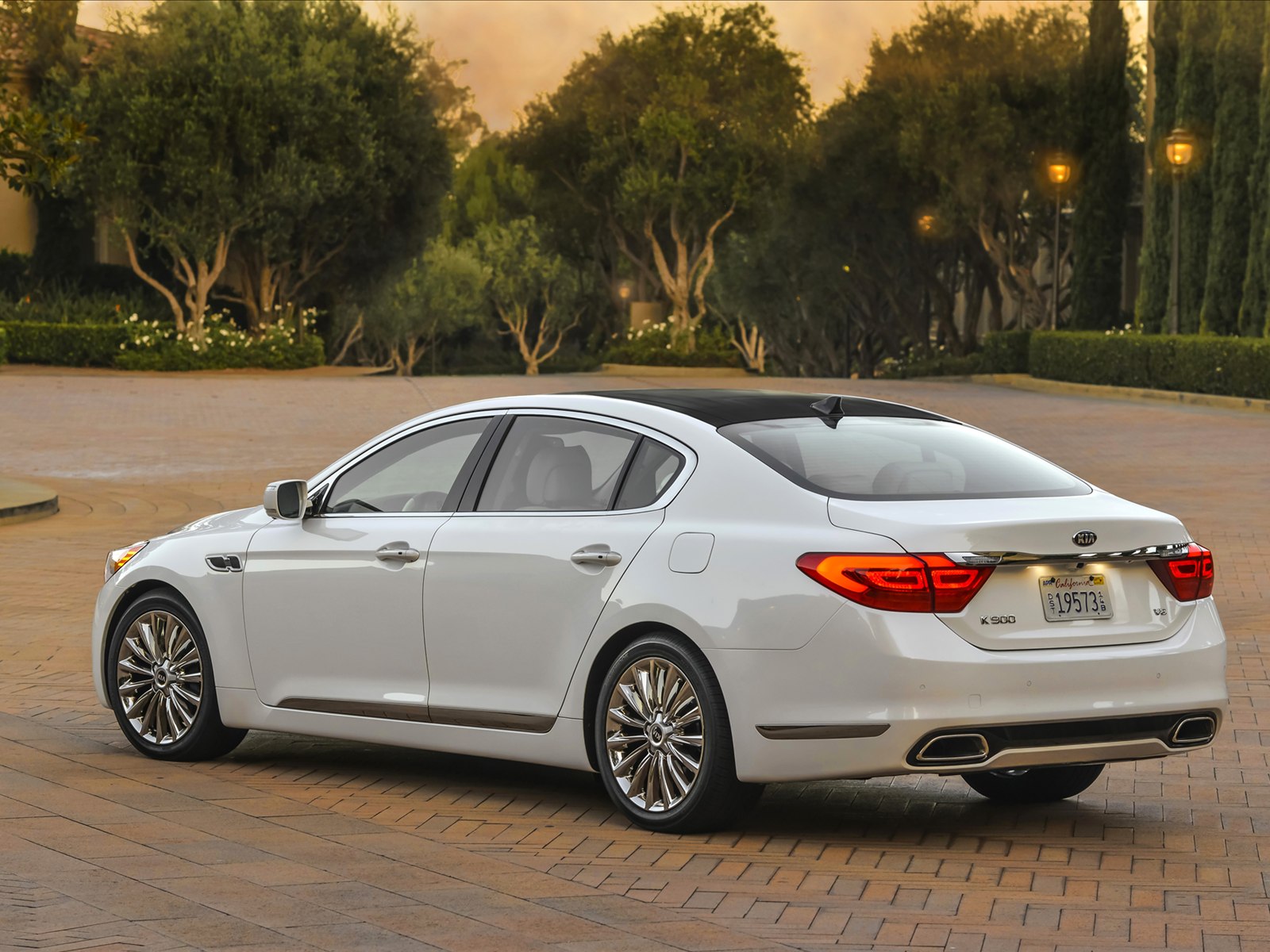 Kia K900 2014