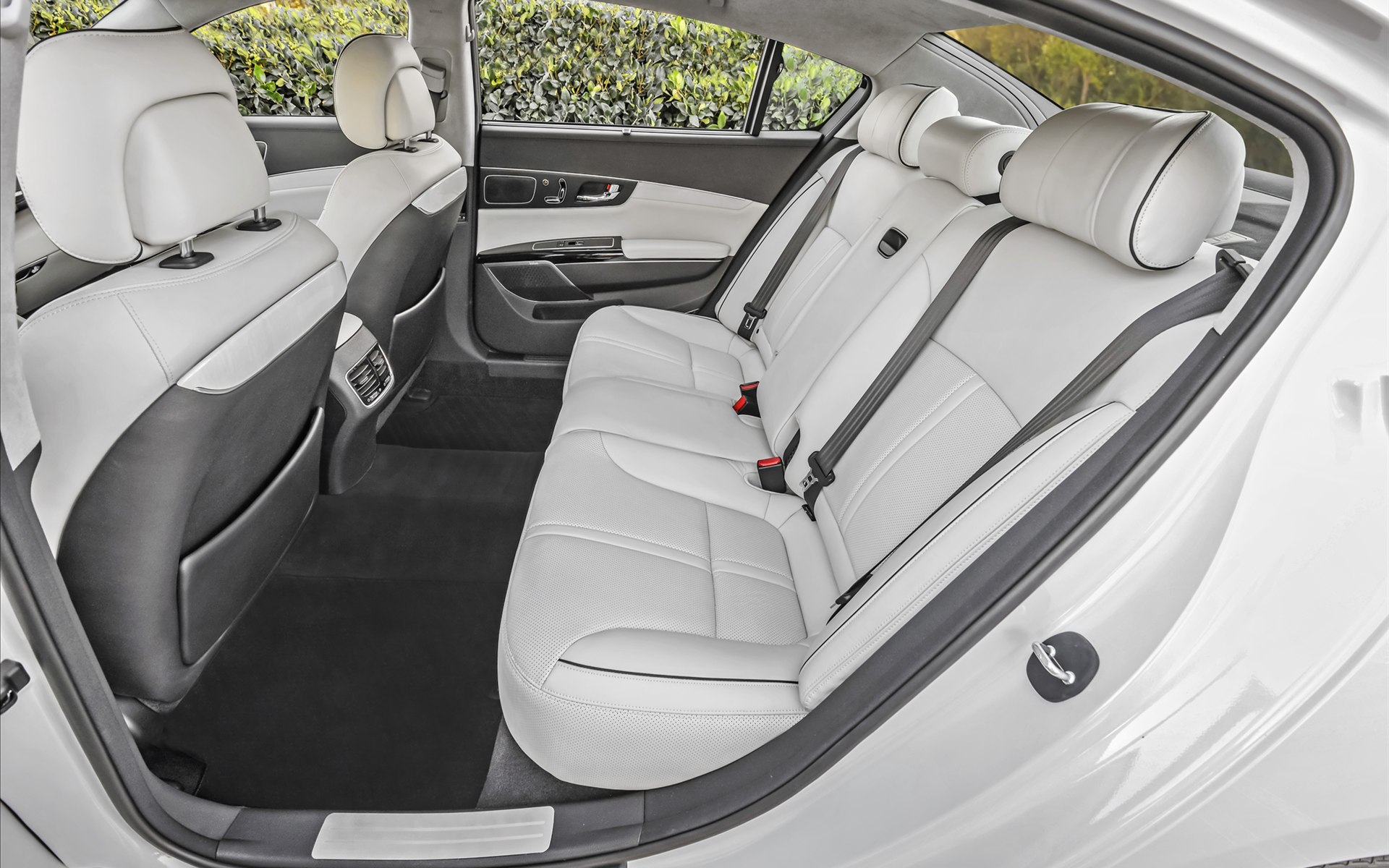 Kia K900 2014