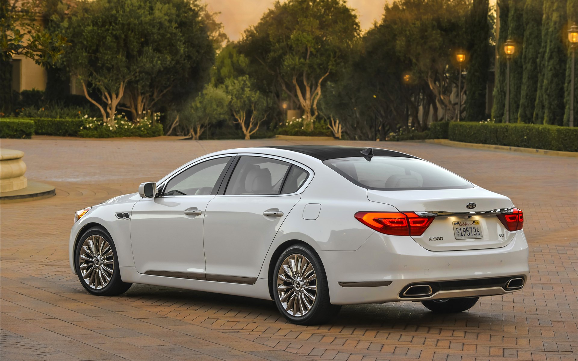 Kia K900 2014