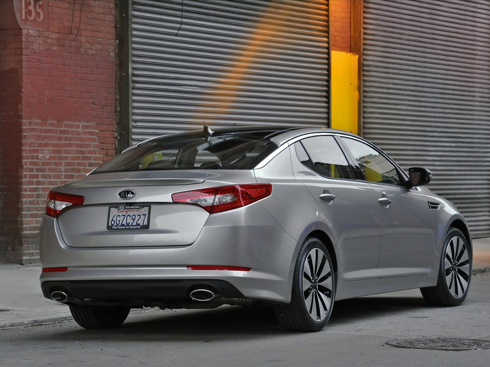 Kia Optima Hybrid 2011