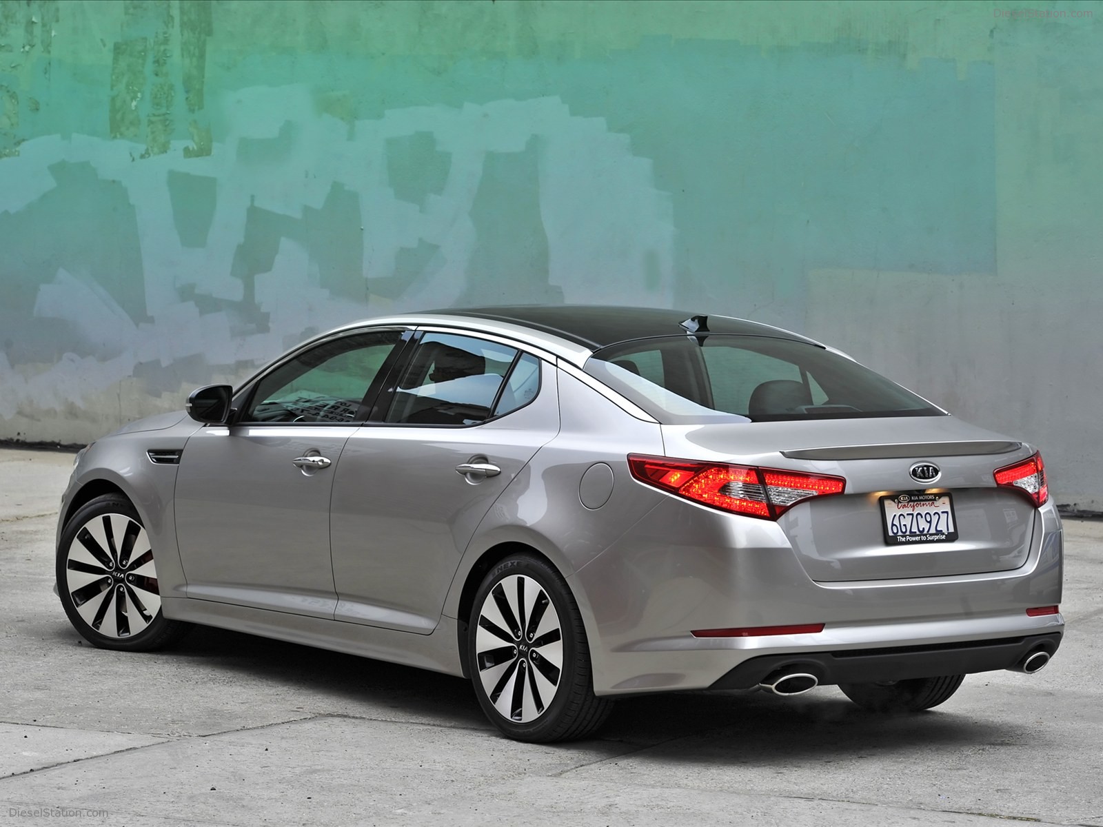 Kia Optima Hybrid 2011