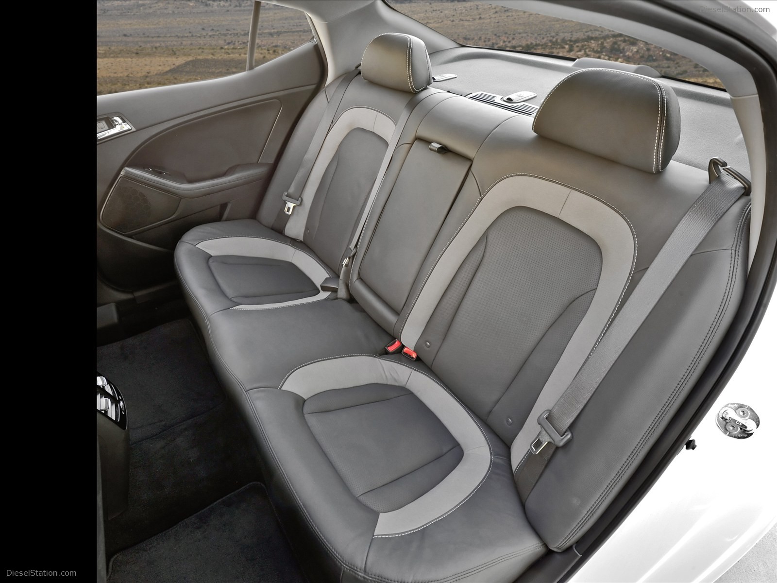 Kia Optima Hybrid 2011