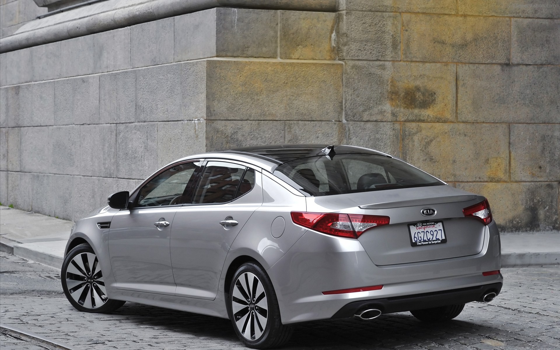 Kia Optima Hybrid 2011