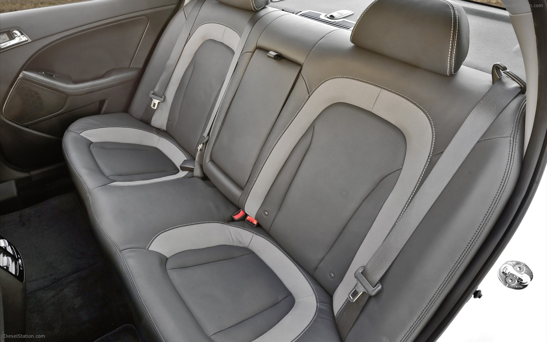 Kia Optima Hybrid 2011