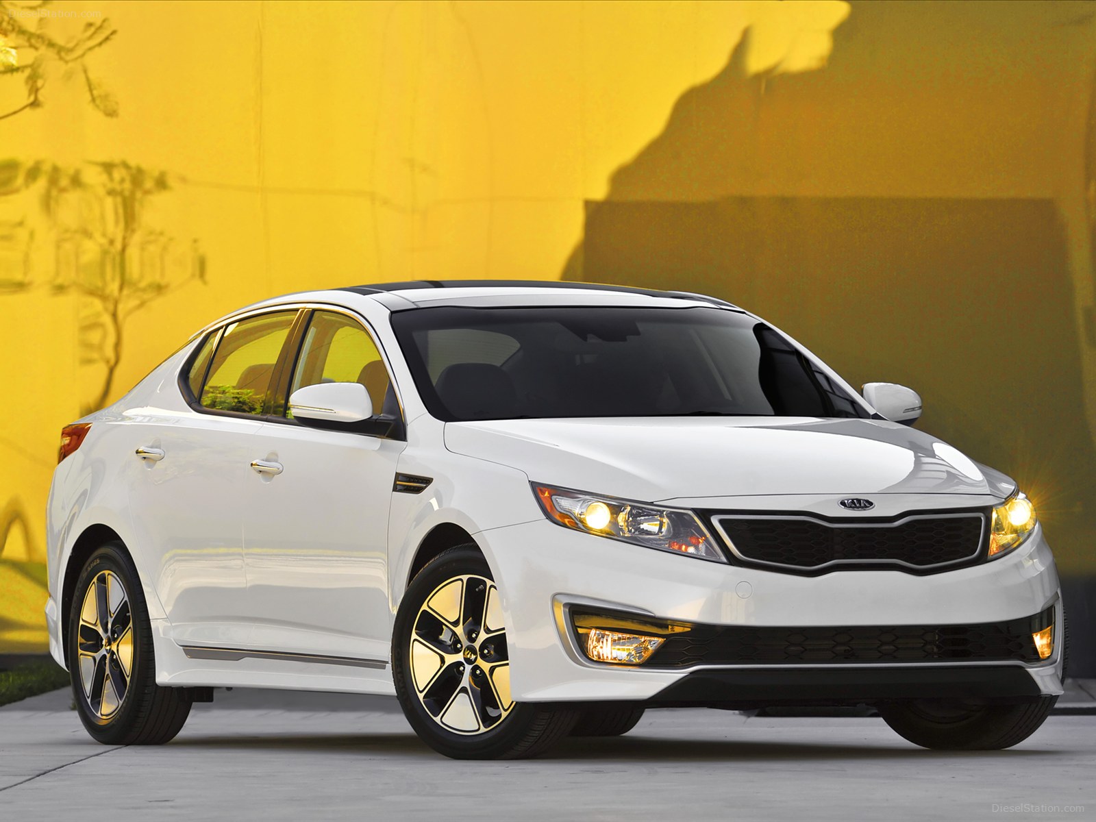 Kia Optima Hybrid 2013
