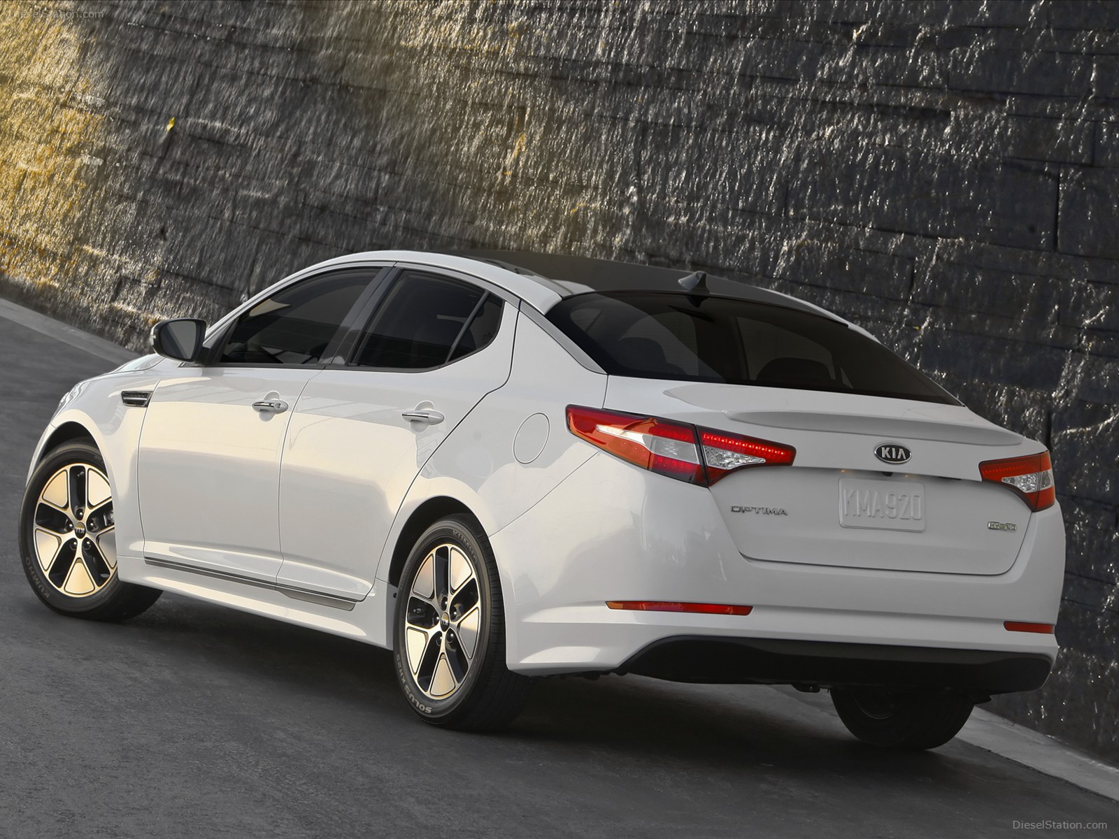 Kia Optima Hybrid 2013