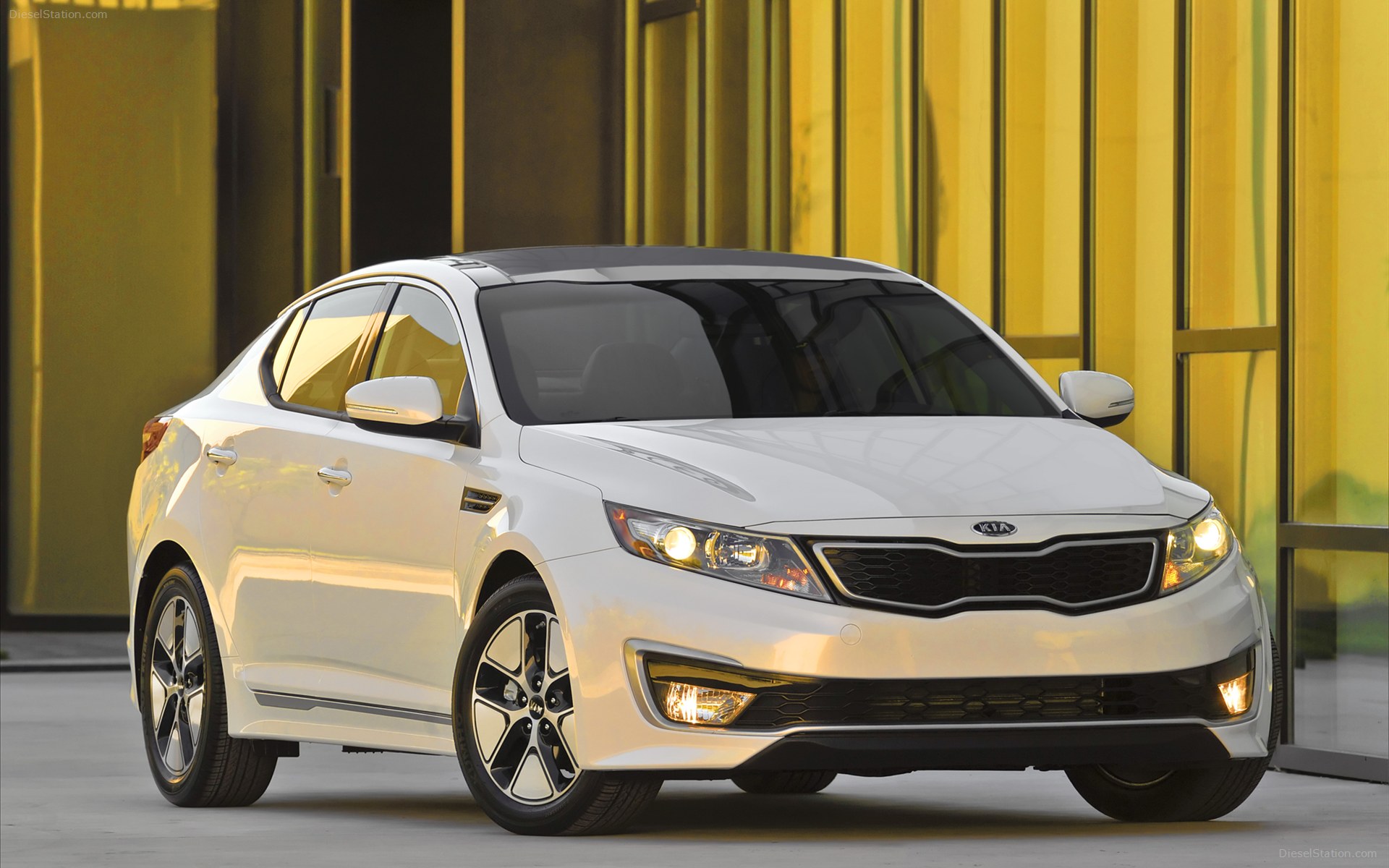 Kia Optima Hybrid 2013