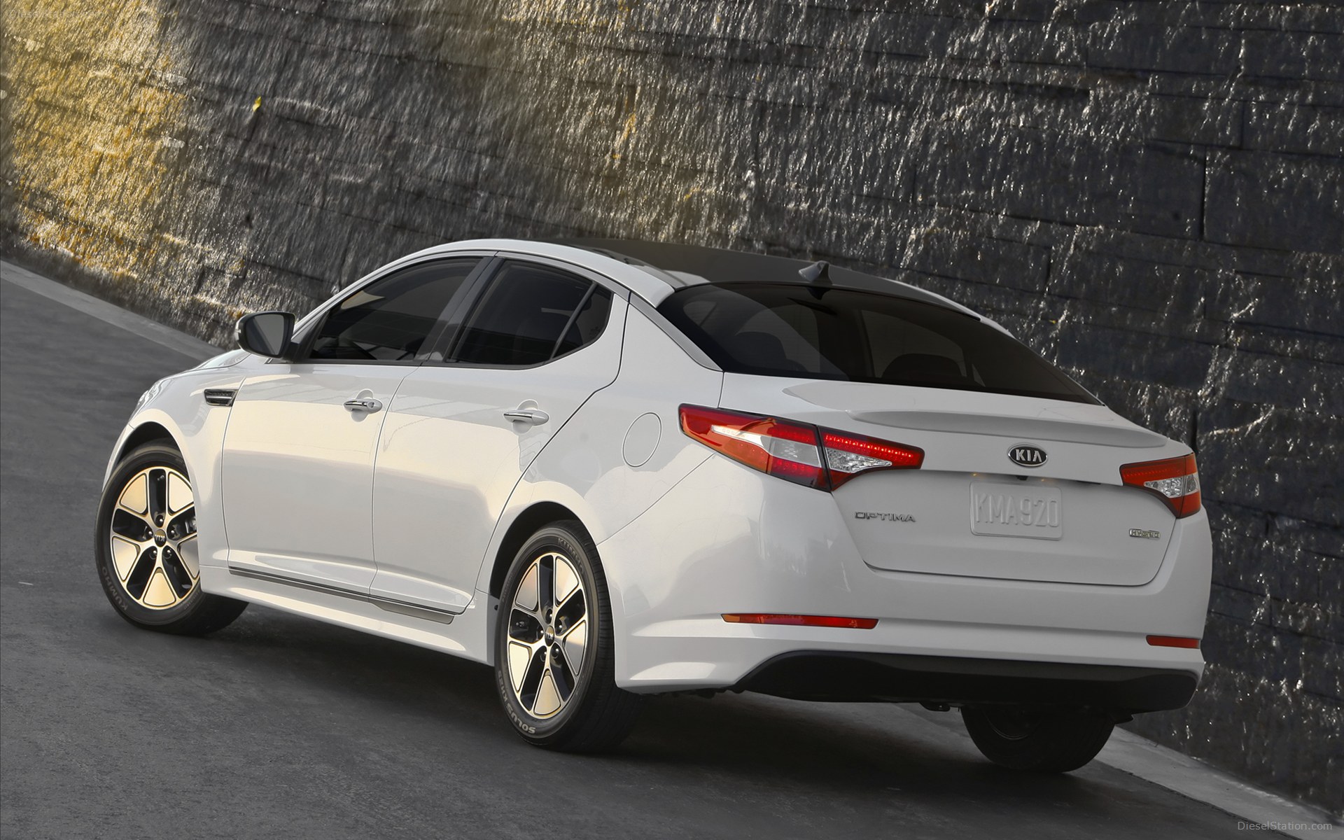 Kia Optima Hybrid 2013