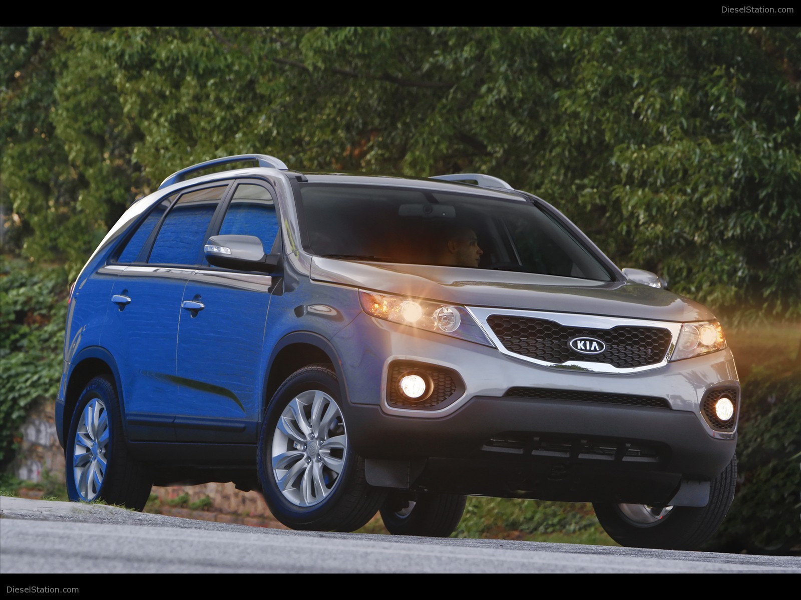 Kia Sorento CUV 2011 